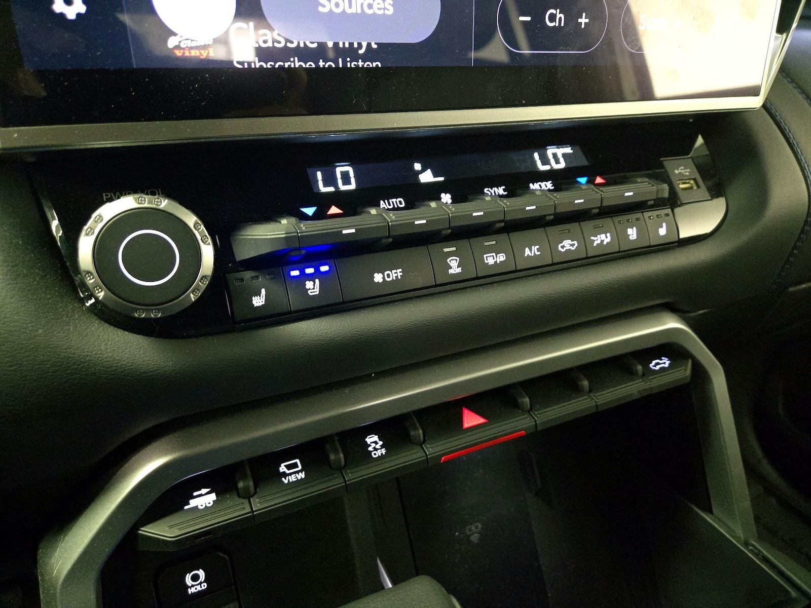 2025 Toyota Tundra Platinum - Photo 17