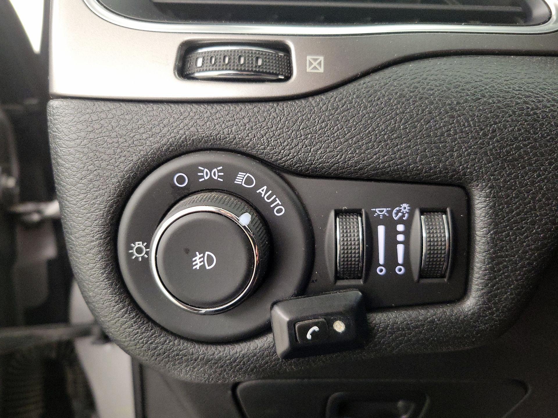 Thumbnail: 2019 Jeep Cherokee - 13