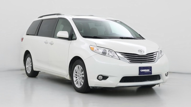 2017 Toyota Sienna XLE Hero Image