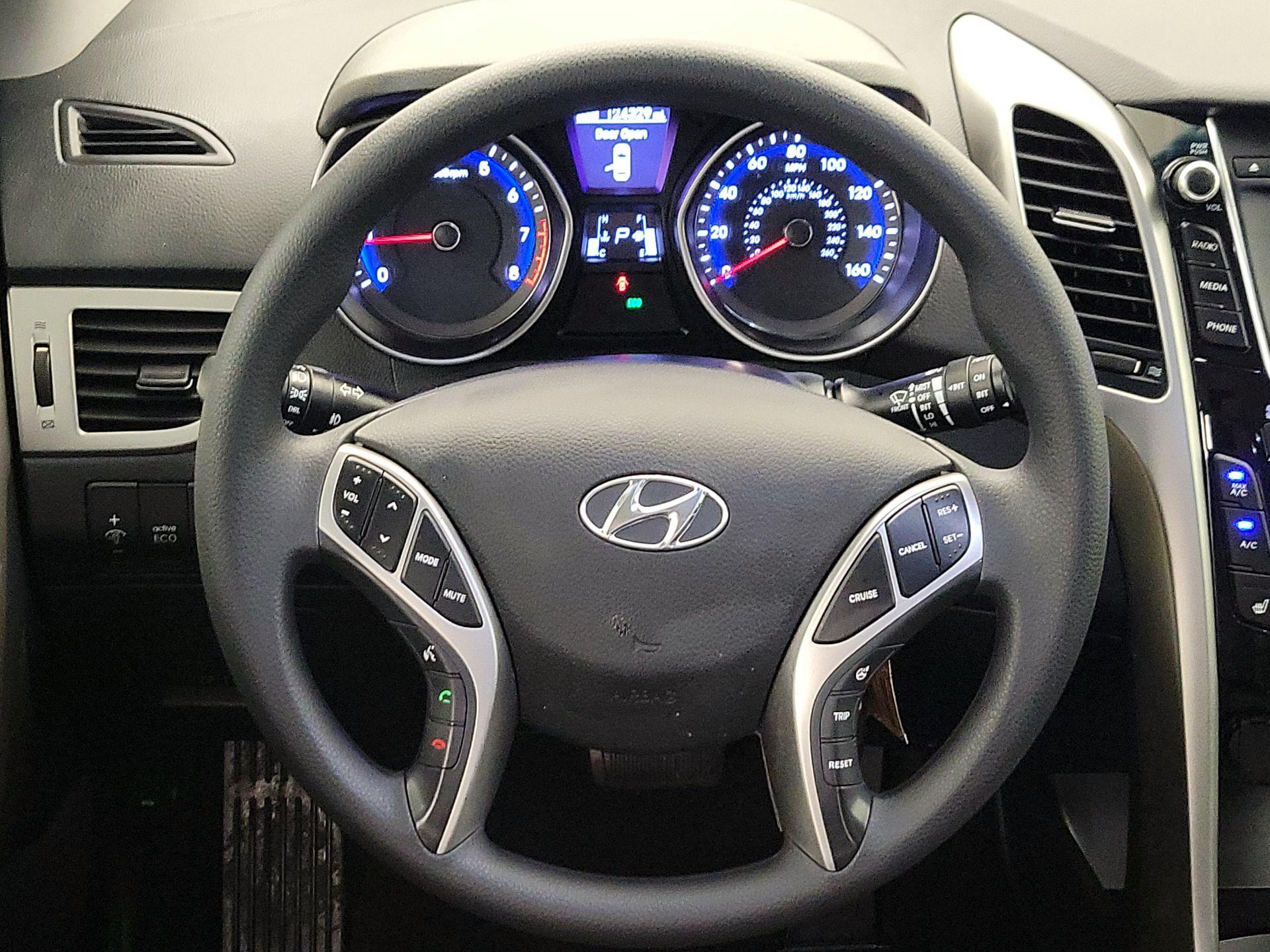 Thumbnail: 2015 Hyundai Elantra - 10