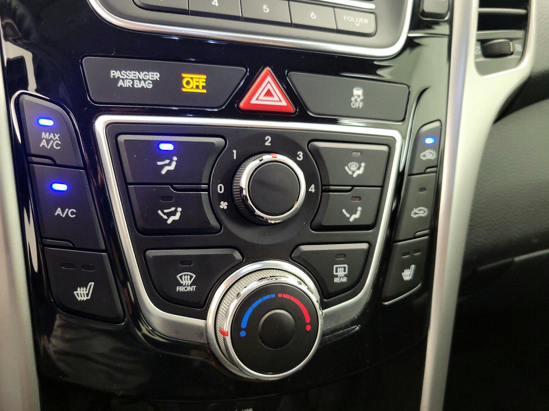 Thumbnail: 2015 Hyundai Elantra - 15