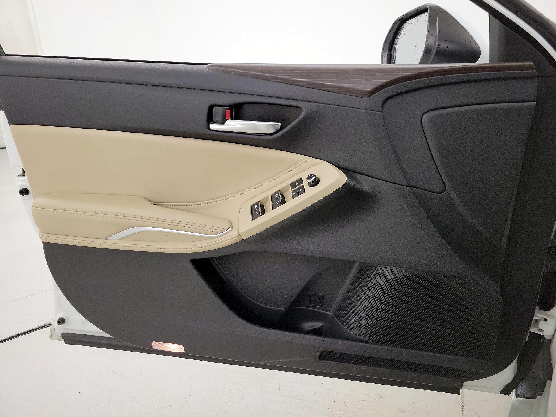 Thumbnail: 2021 Toyota Avalon - 12