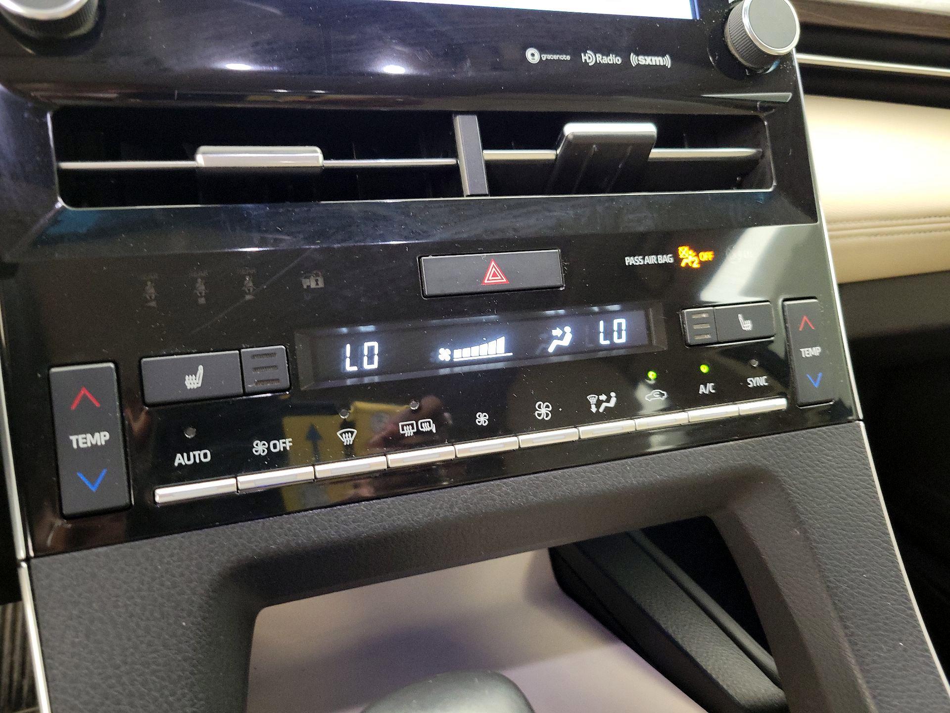 Thumbnail: 2021 Toyota Avalon - 16