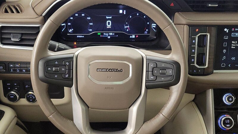 2022 GMC Yukon Denali 10