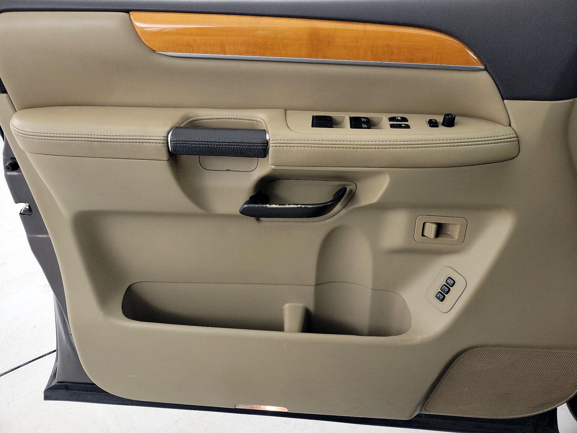 Thumbnail: 2013 Nissan Armada - 12
