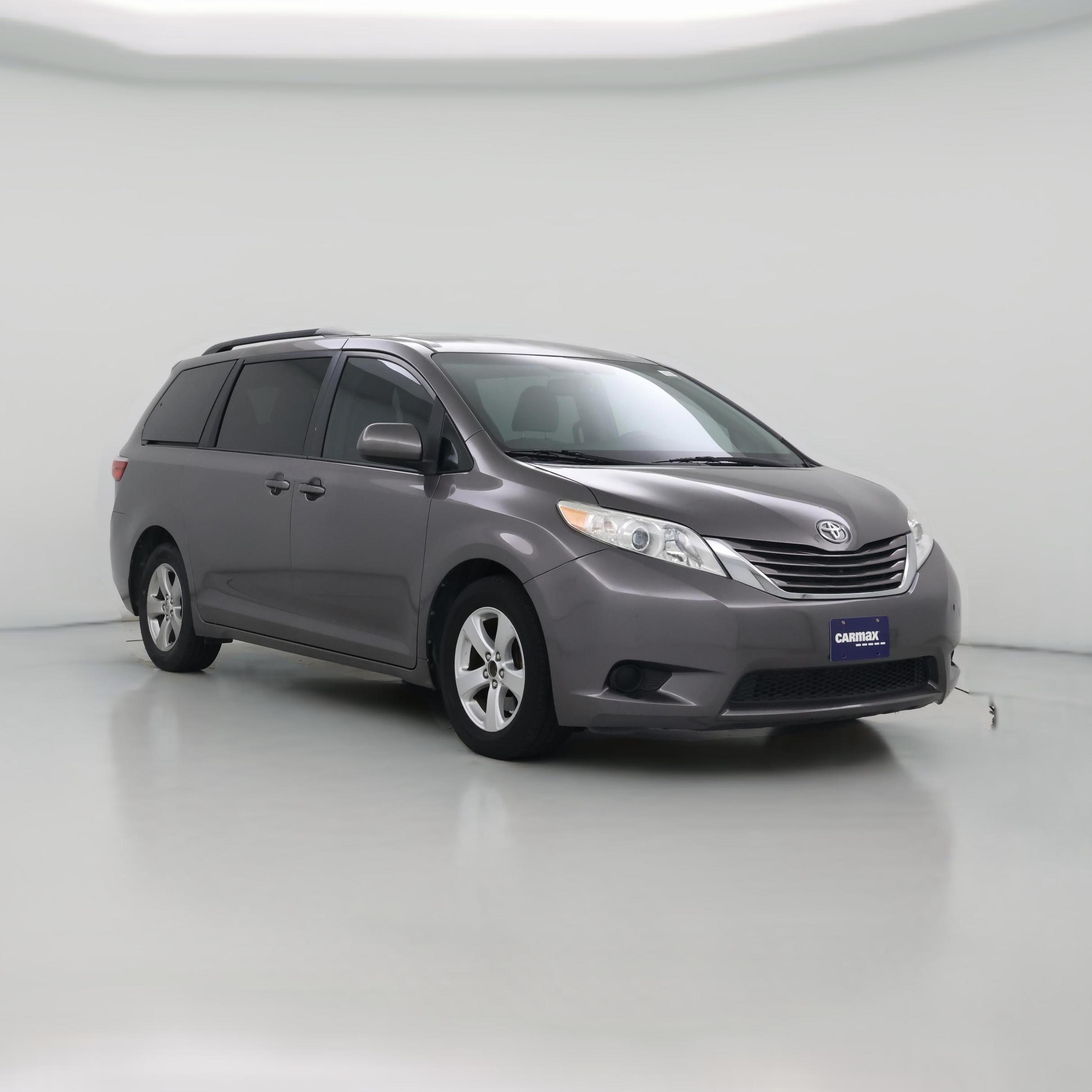 Thumbnail: 2016 Toyota Sienna - 1