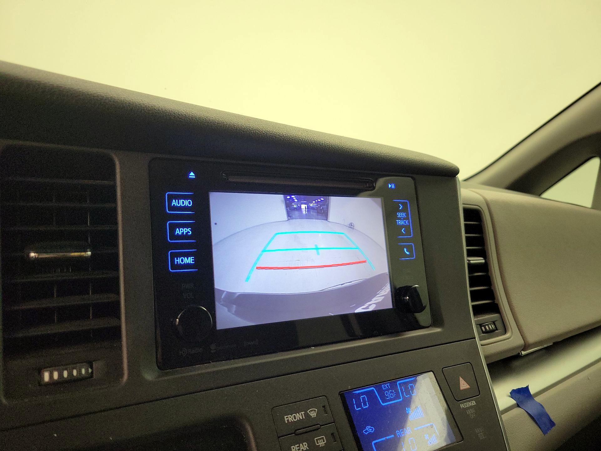 Thumbnail: 2016 Toyota Sienna - 14