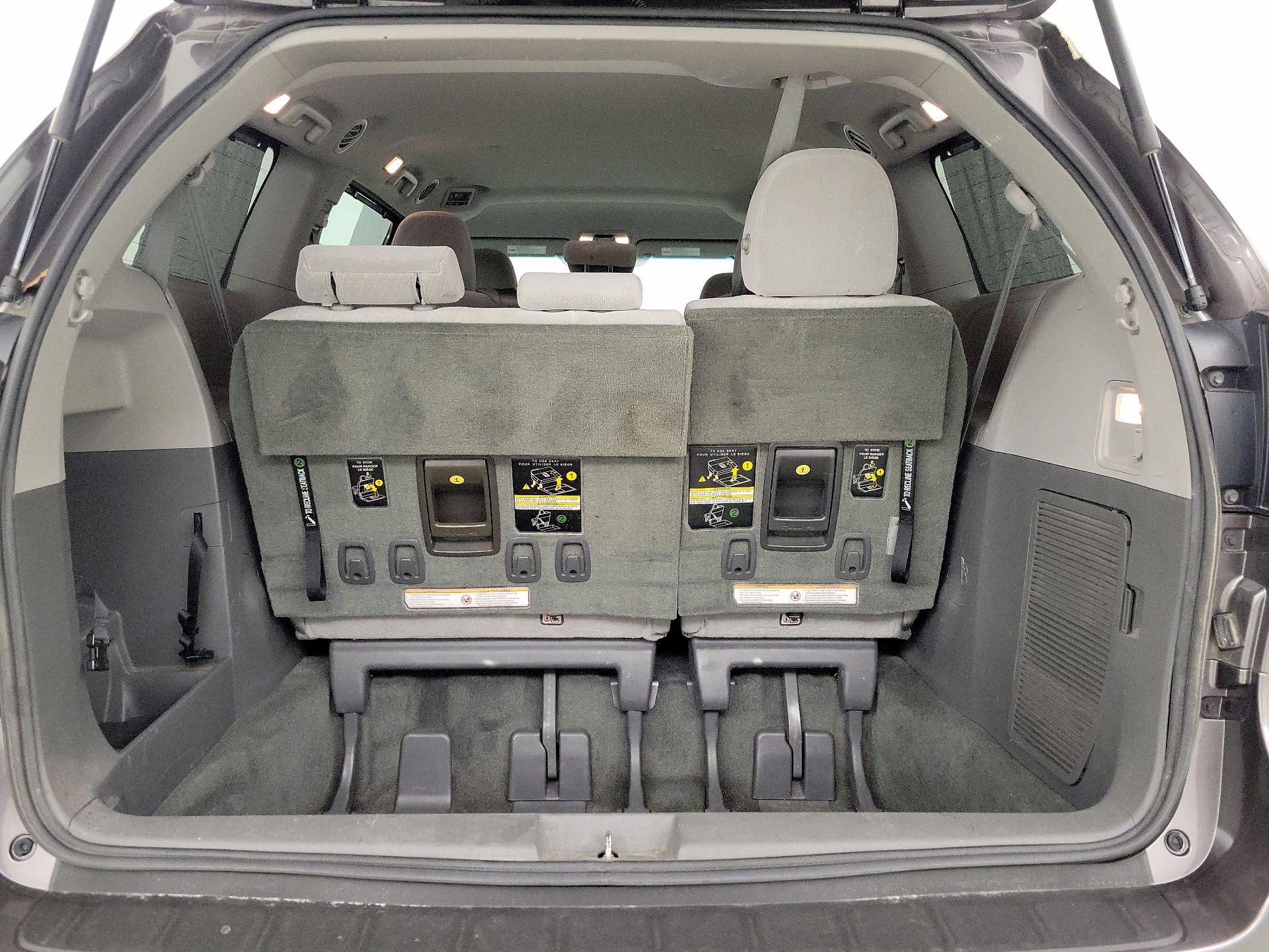 Thumbnail: 2016 Toyota Sienna - 19