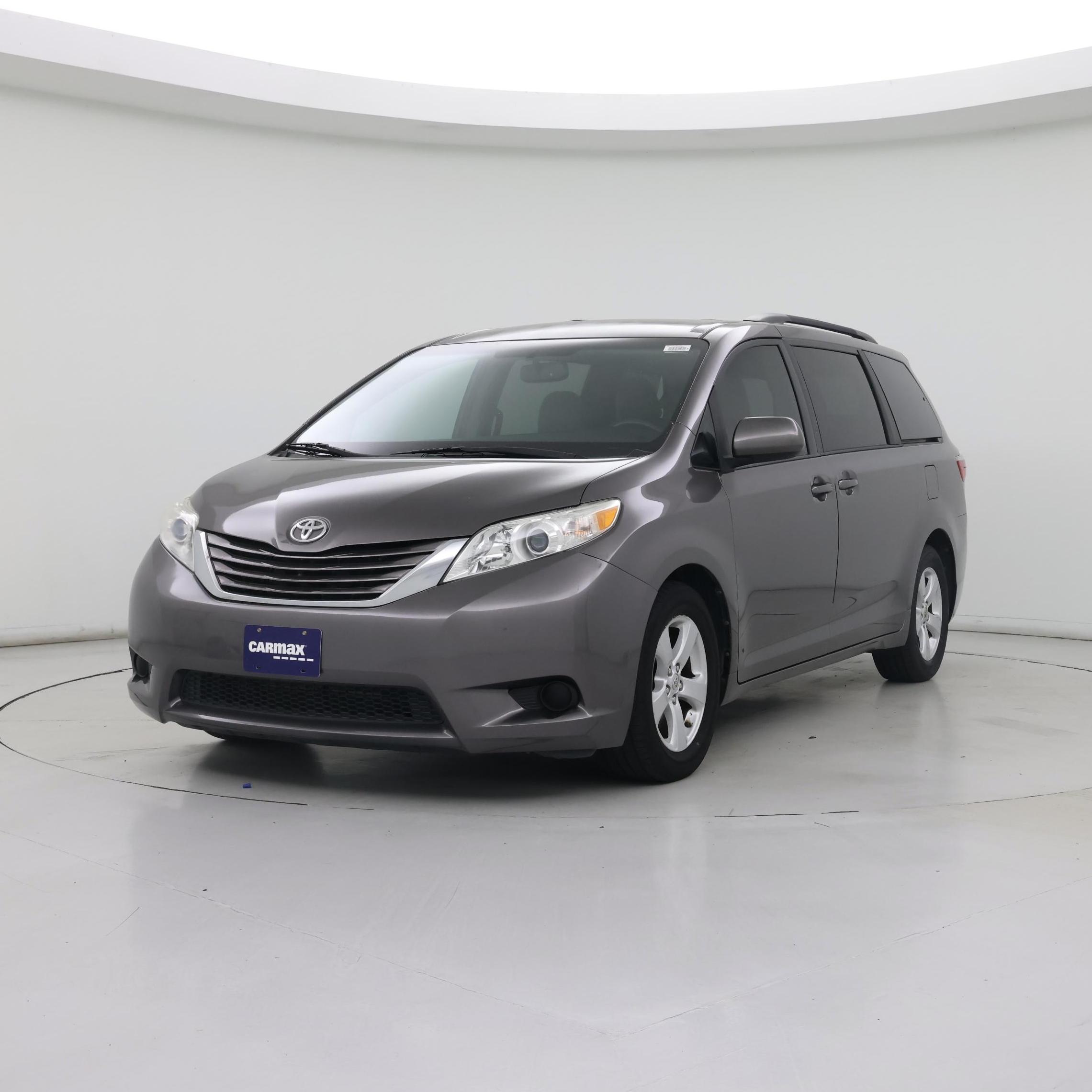 Thumbnail: 2016 Toyota Sienna - 4