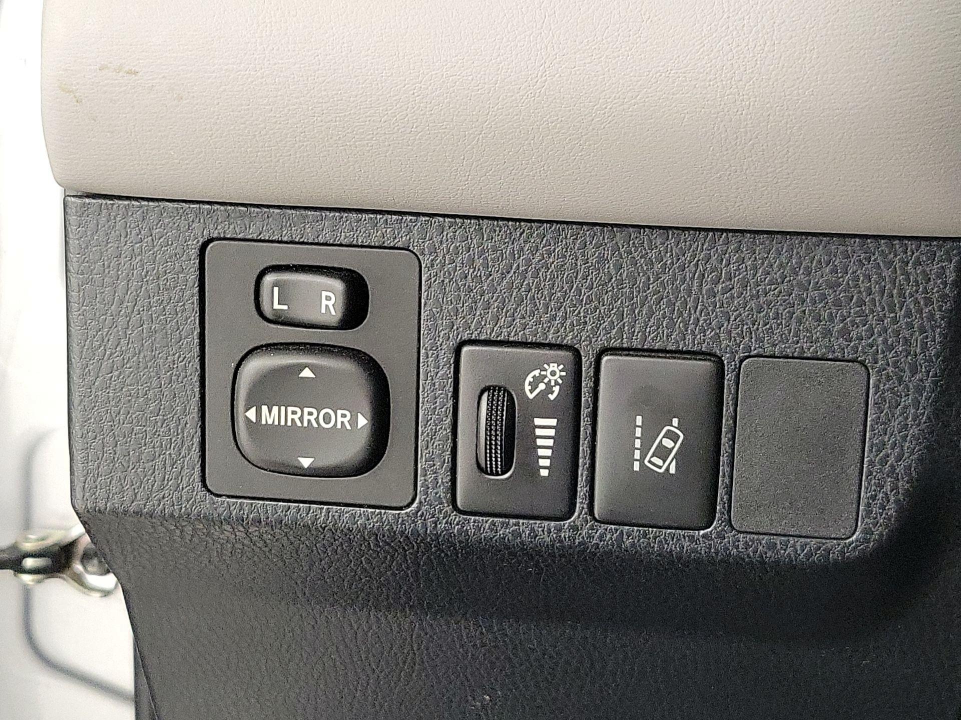 Thumbnail: 2017 Toyota RAV4 - 13