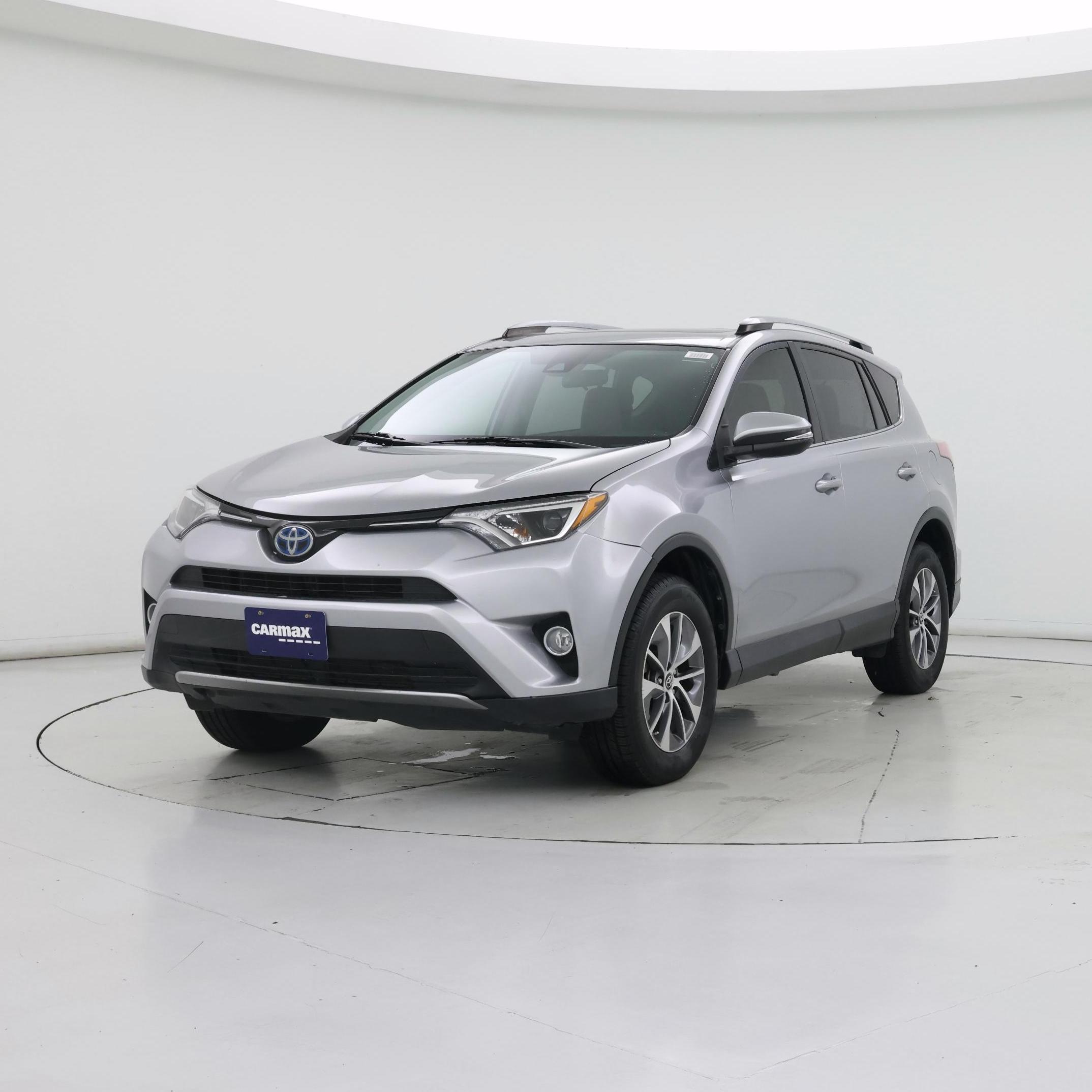 Thumbnail: 2017 Toyota RAV4 - 4