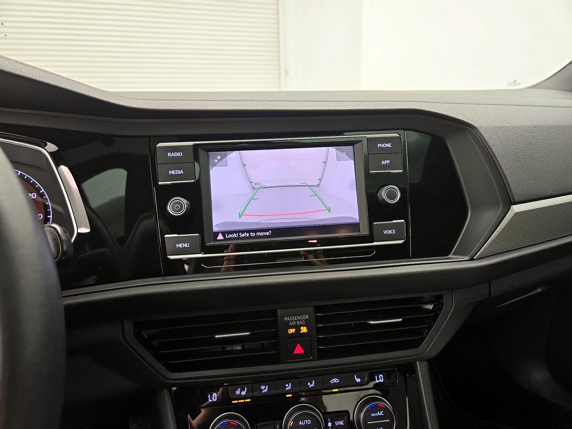 Thumbnail: 2020 Volkswagen Jetta - 14