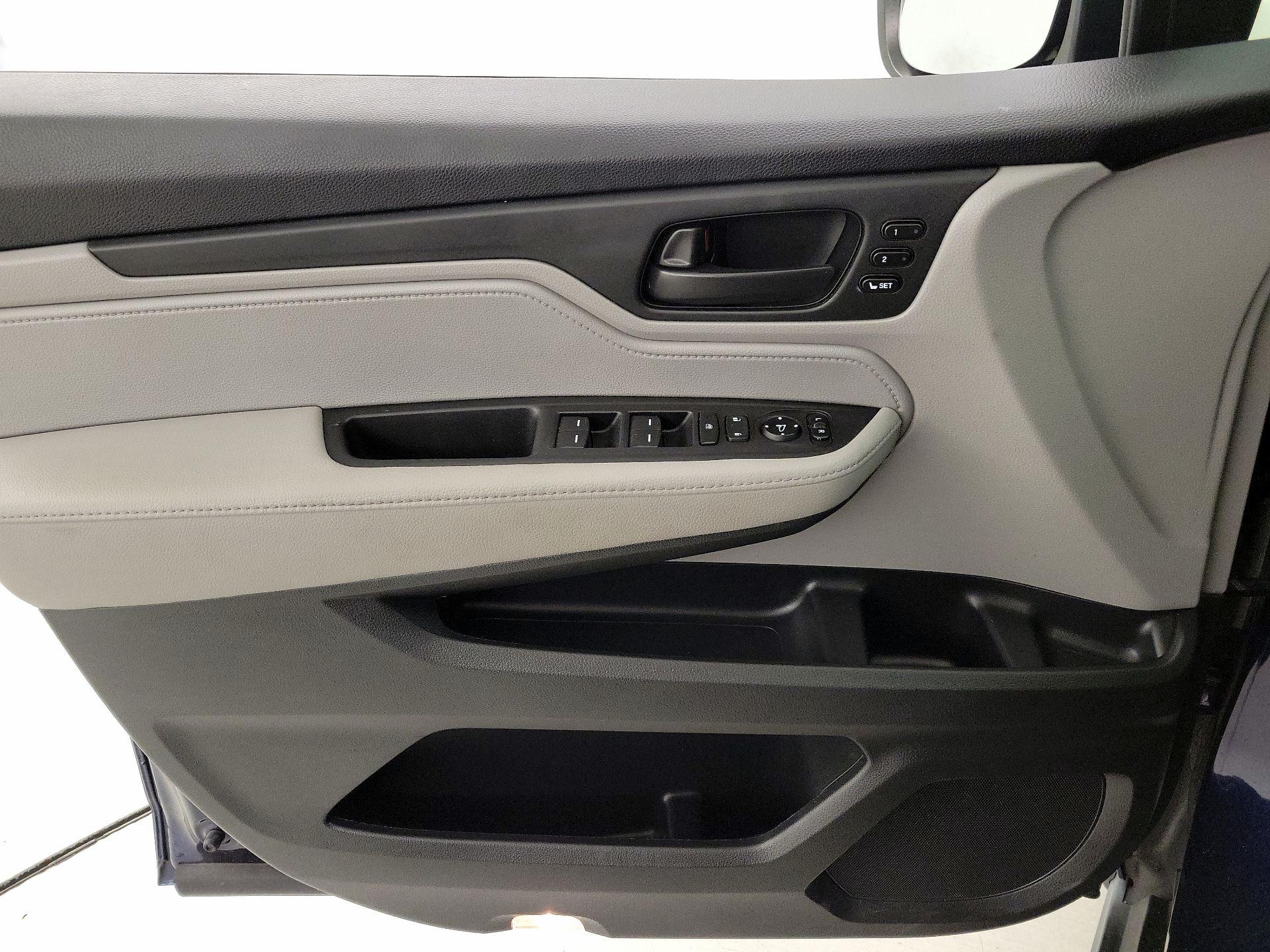Thumbnail: 2019 Honda Odyssey - 12