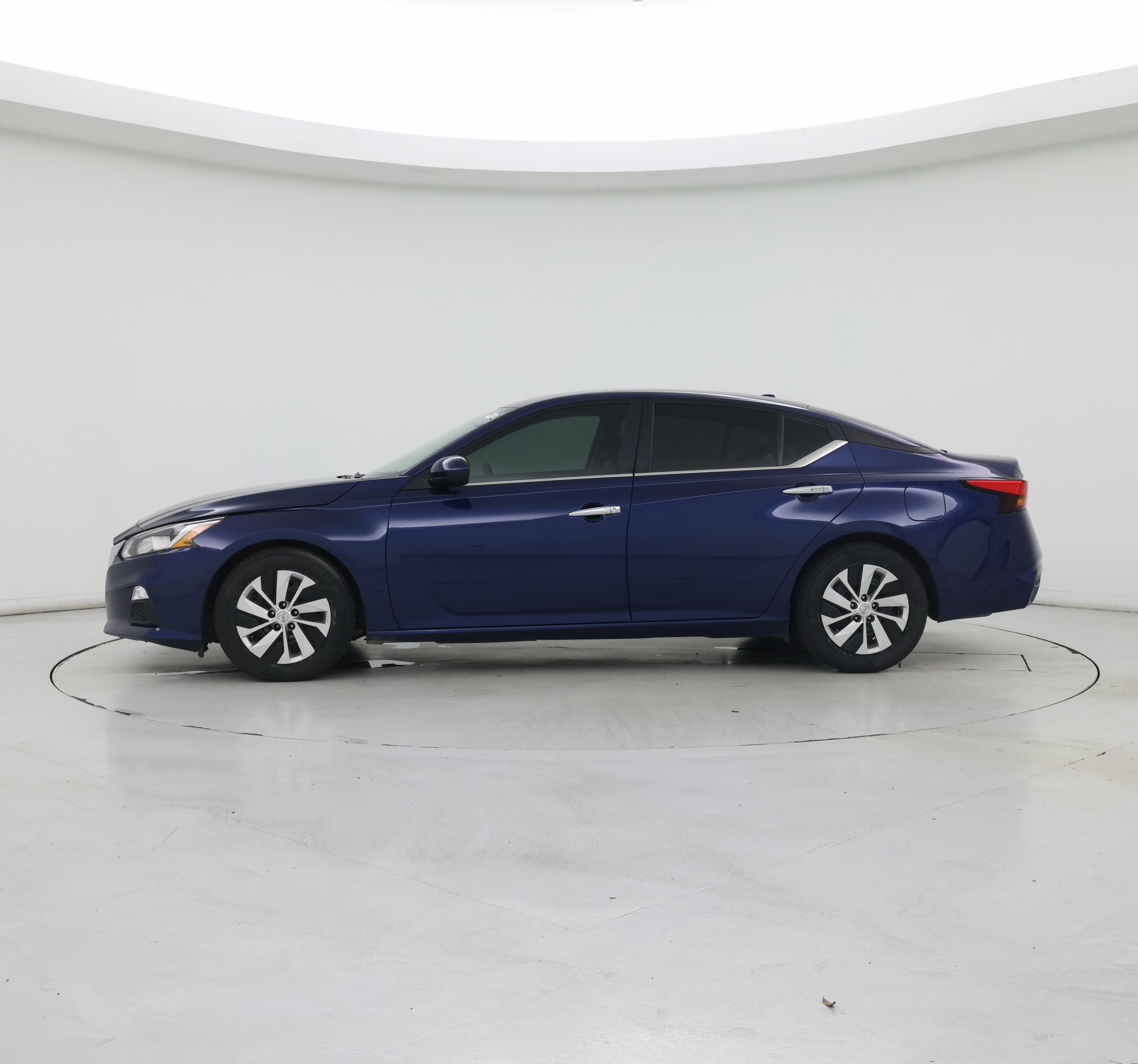 Thumbnail: 2020 Nissan Altima - 3