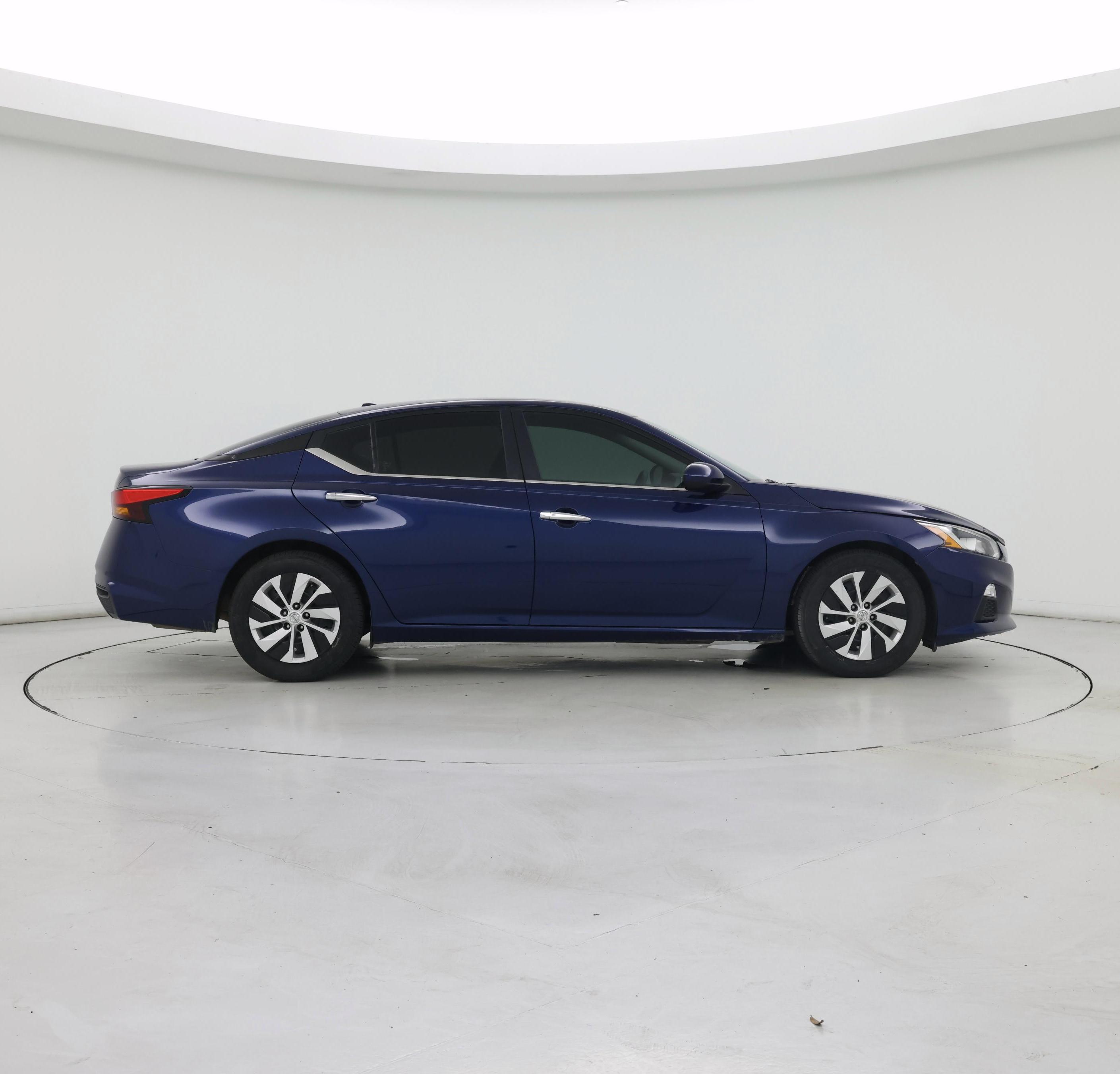Thumbnail: 2020 Nissan Altima - 7