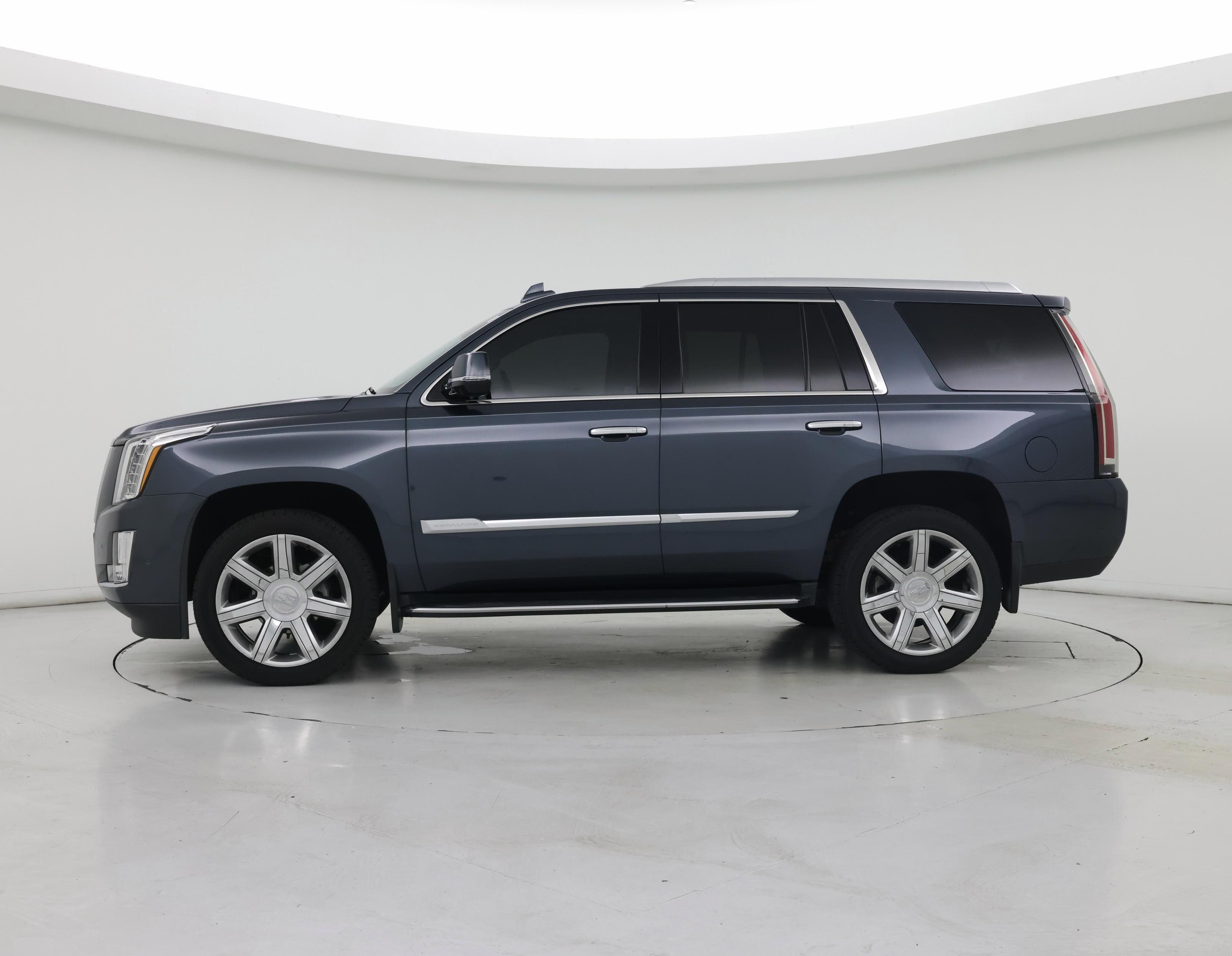 Thumbnail: 2019 Cadillac Escalade - 3
