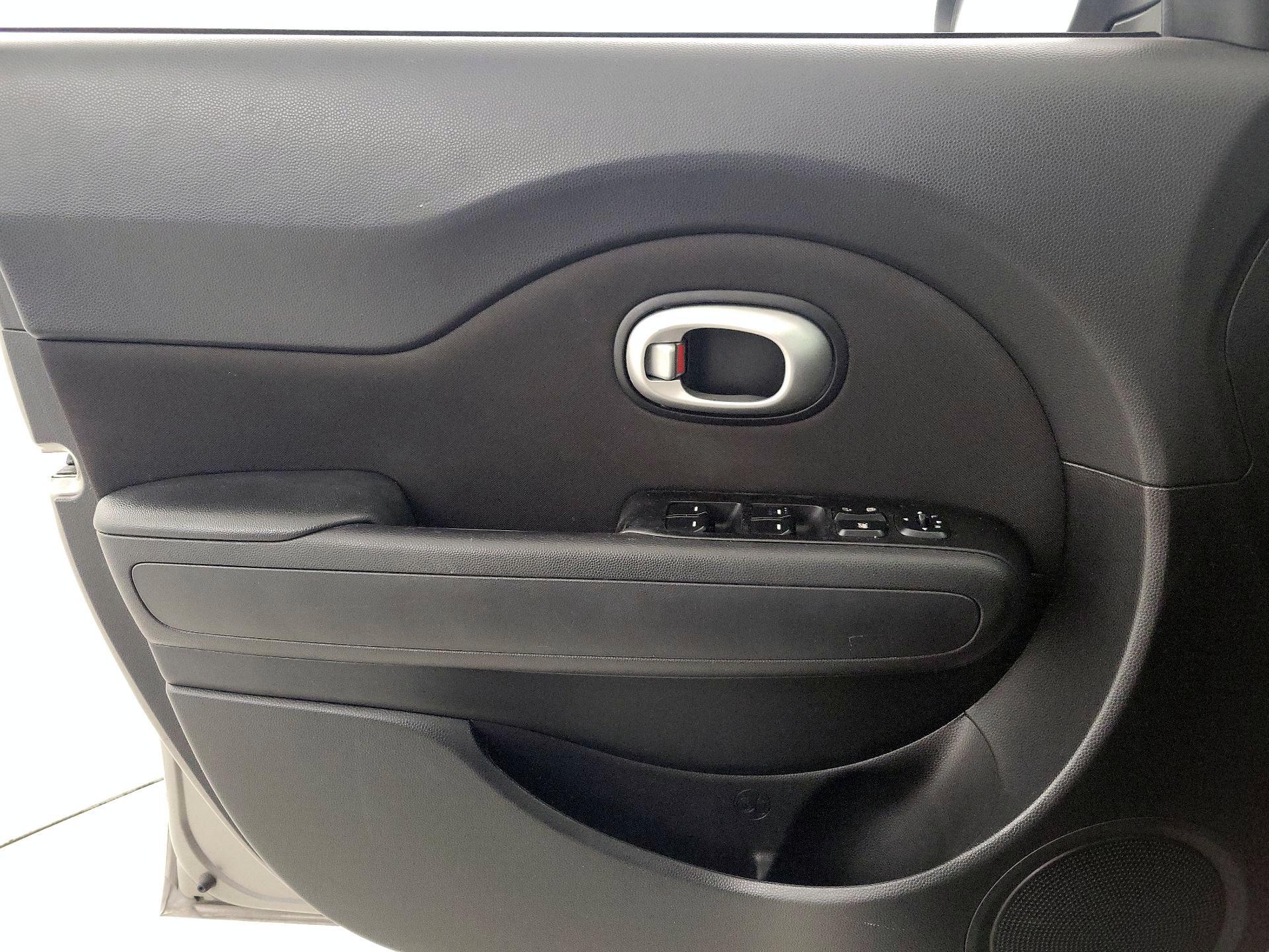 Thumbnail: 2016 Kia Soul - 12