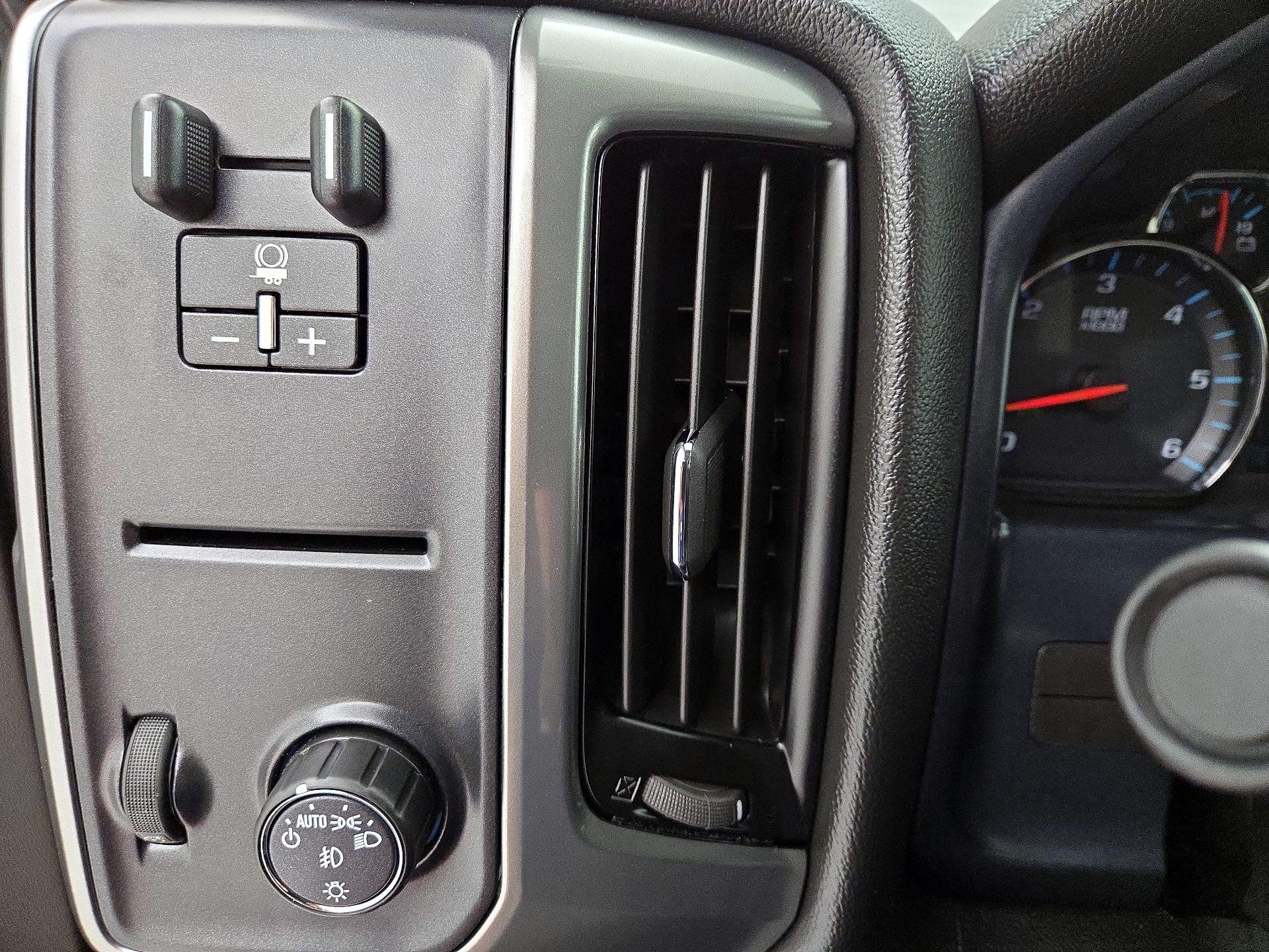 Thumbnail: 2019 Chevrolet Silverado 1500 - 13