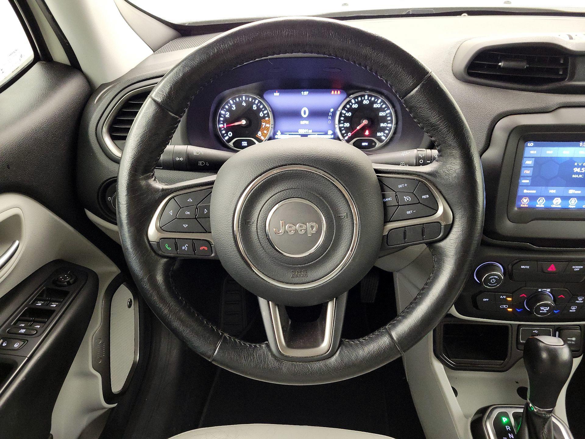 Thumbnail: 2019 Jeep Renegade - 10