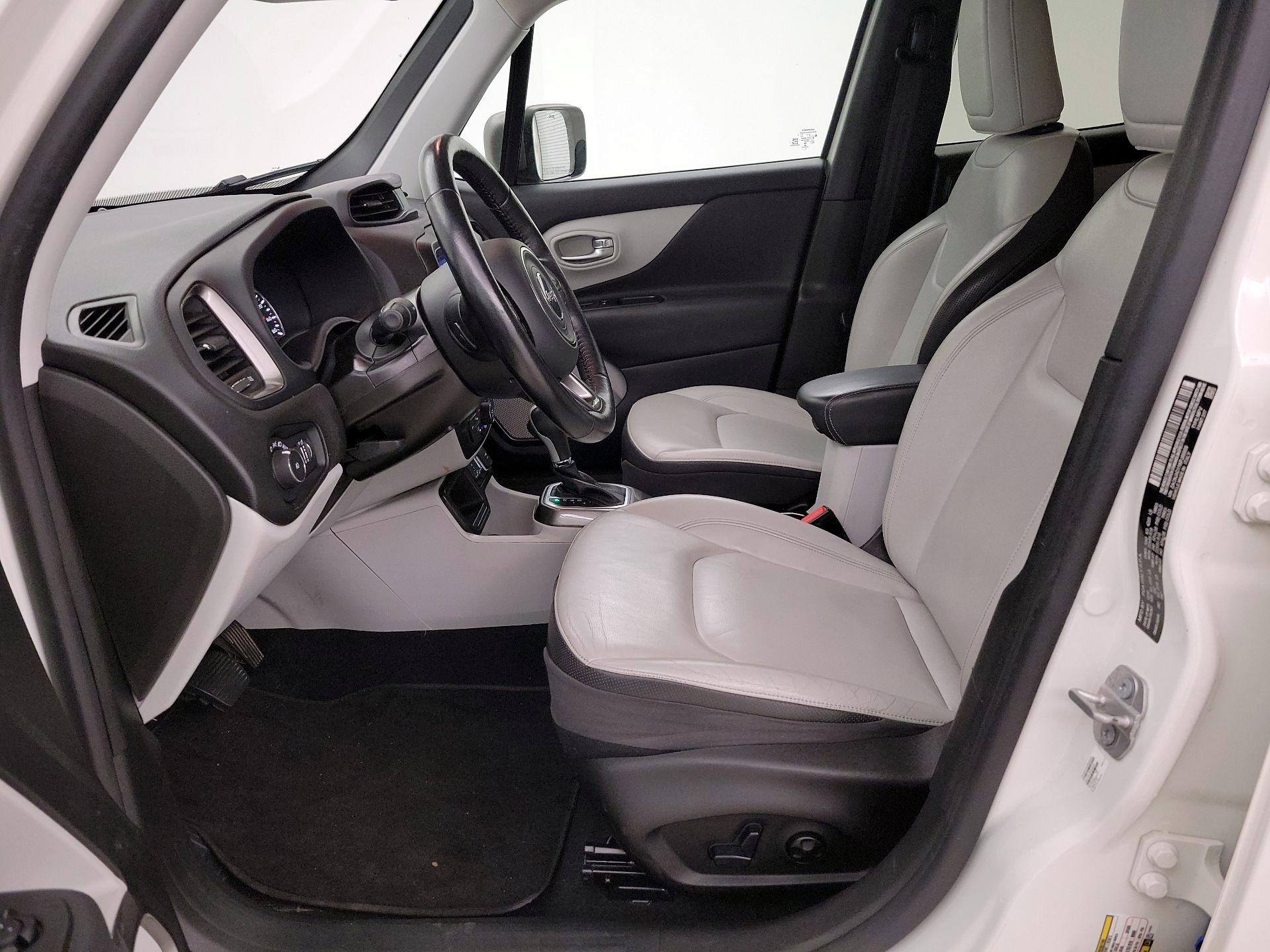 Thumbnail: 2019 Jeep Renegade - 11