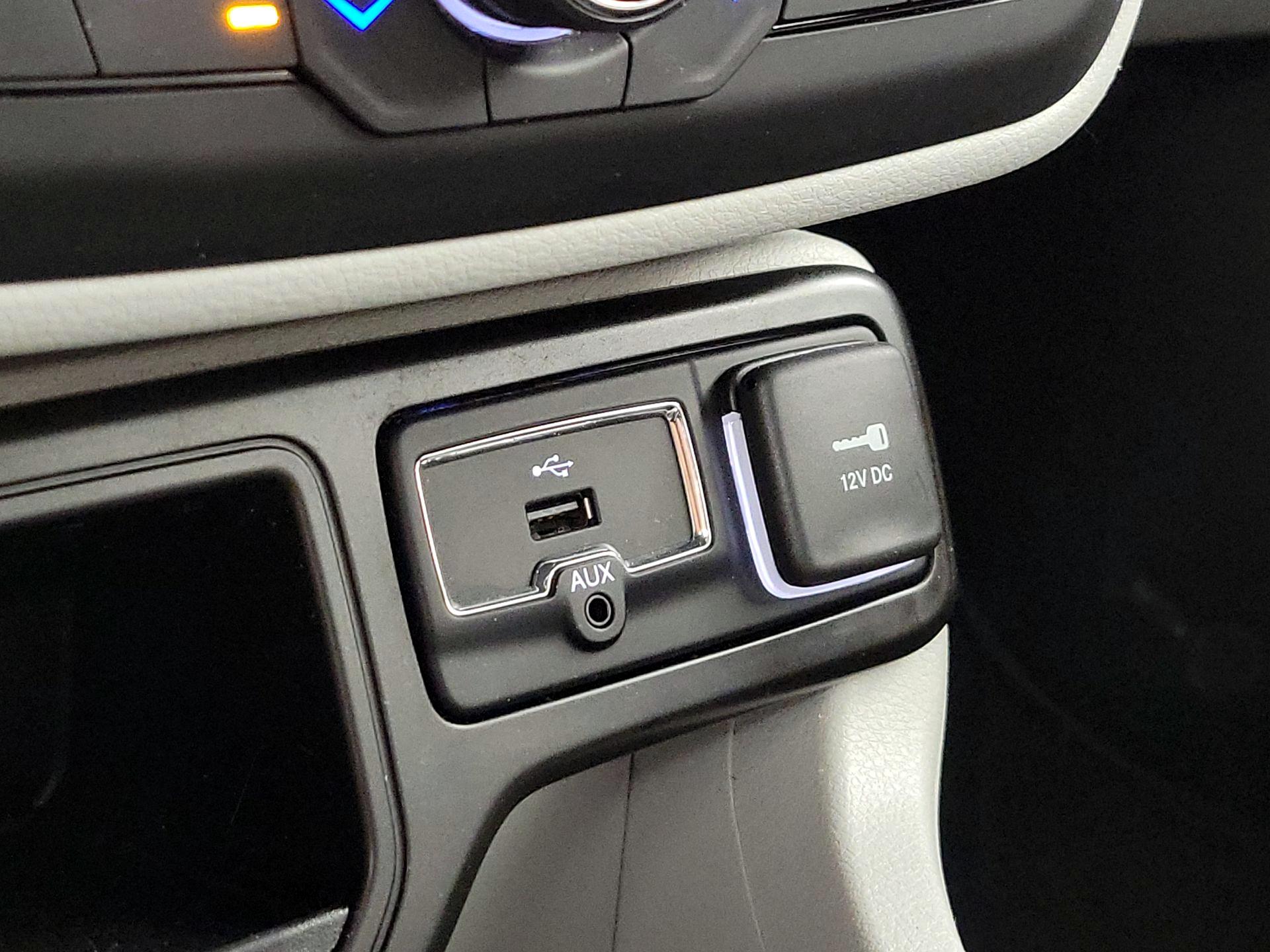 Thumbnail: 2019 Jeep Renegade - 18