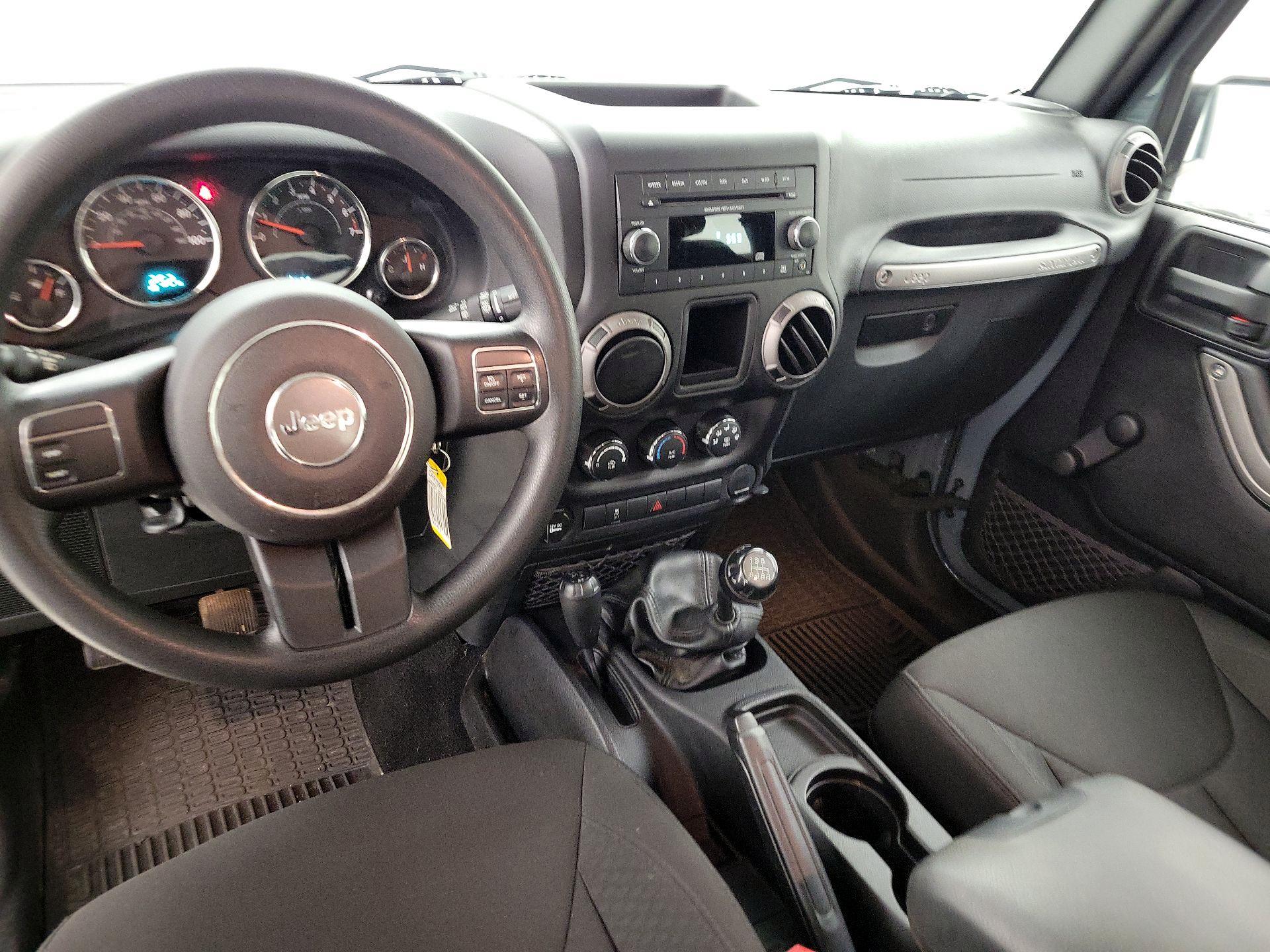 Thumbnail: 2015 Jeep Wrangler - 9