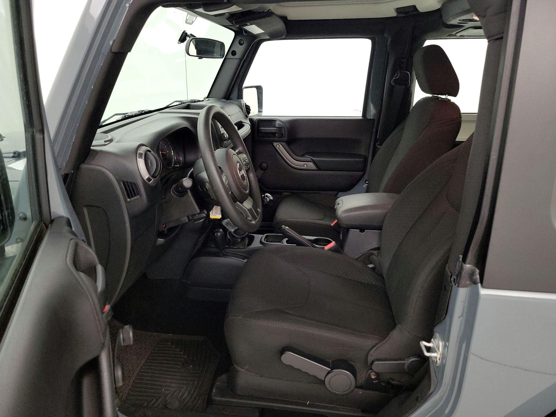 Thumbnail: 2015 Jeep Wrangler - 11