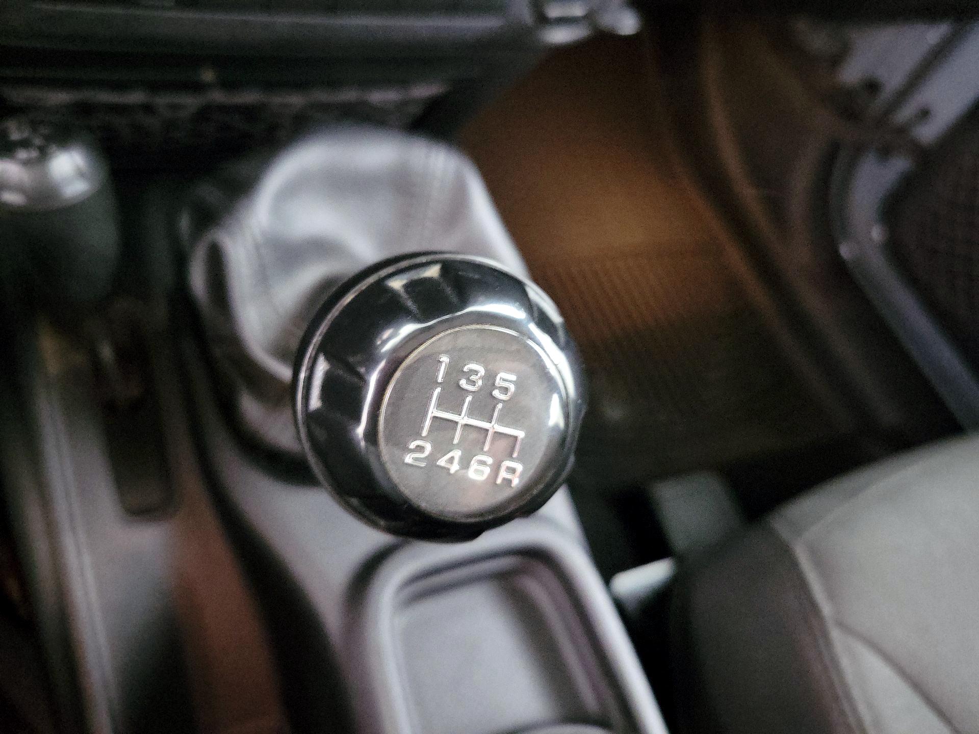 Thumbnail: 2015 Jeep Wrangler - 16