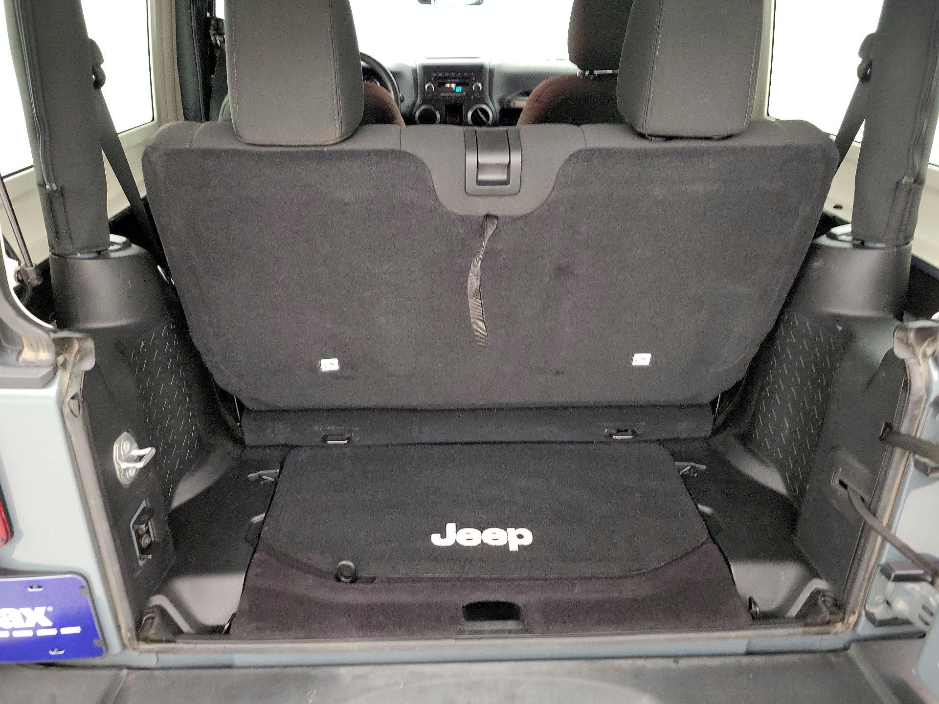 Thumbnail: 2015 Jeep Wrangler - 18