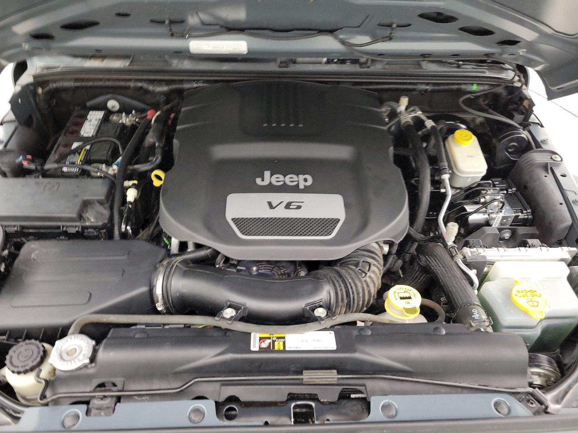 Thumbnail: 2015 Jeep Wrangler - 19