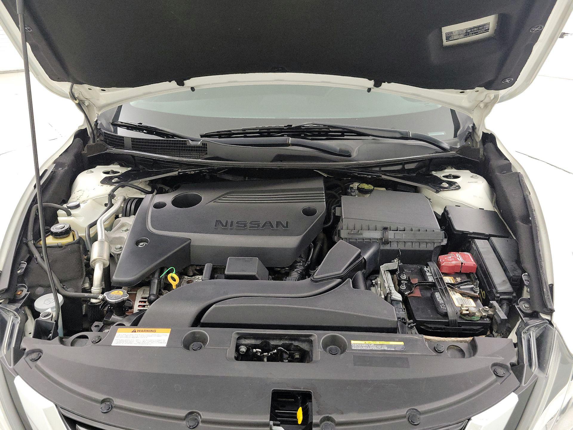 Thumbnail: 2017 Nissan Altima - 20