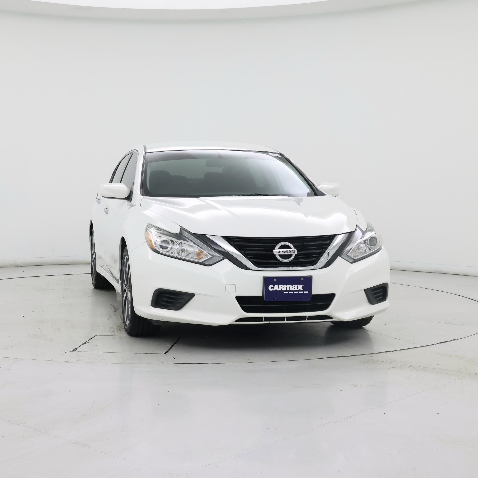 Thumbnail: 2017 Nissan Altima - 5
