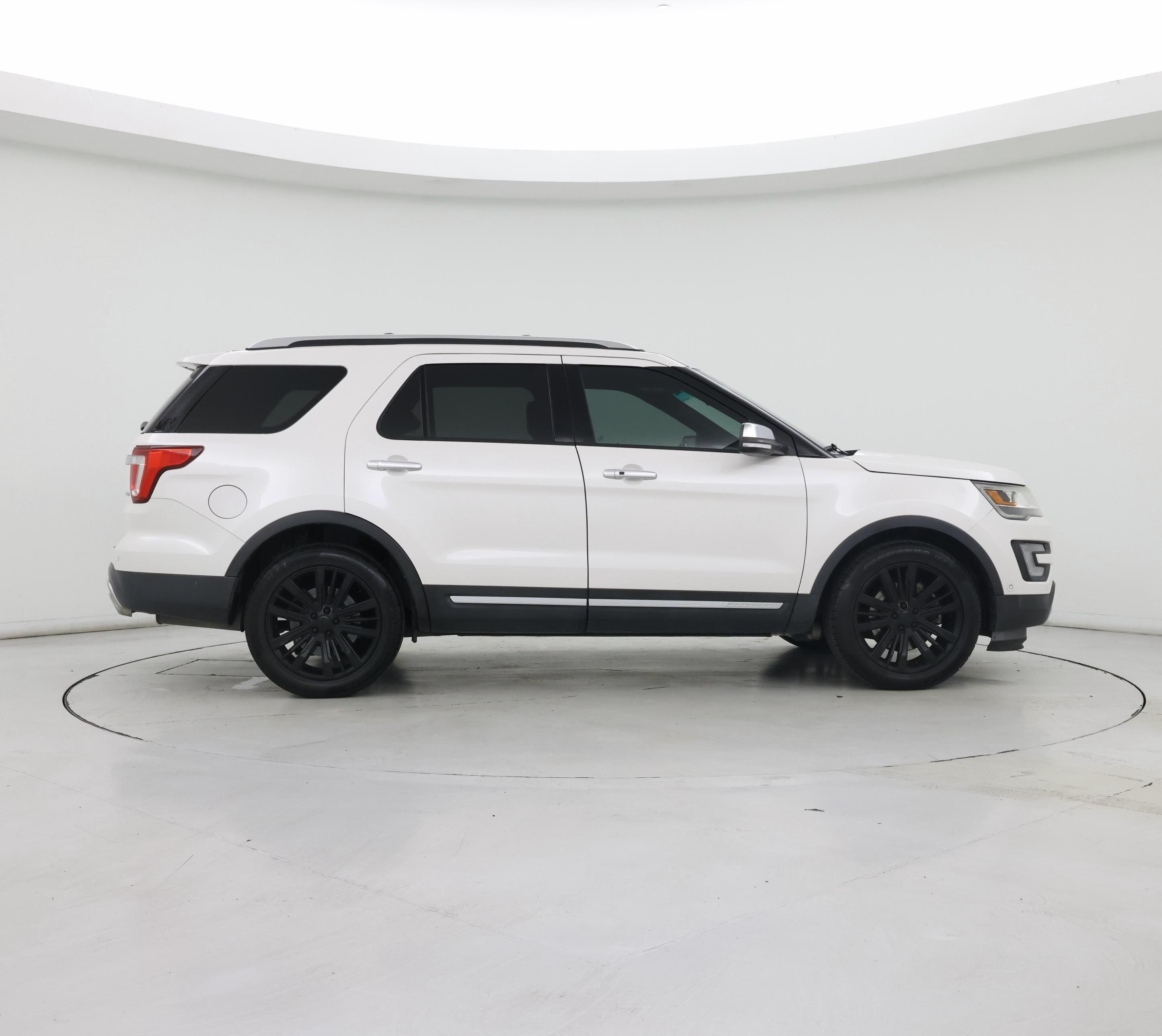 Thumbnail: 2017 Ford Explorer - 7
