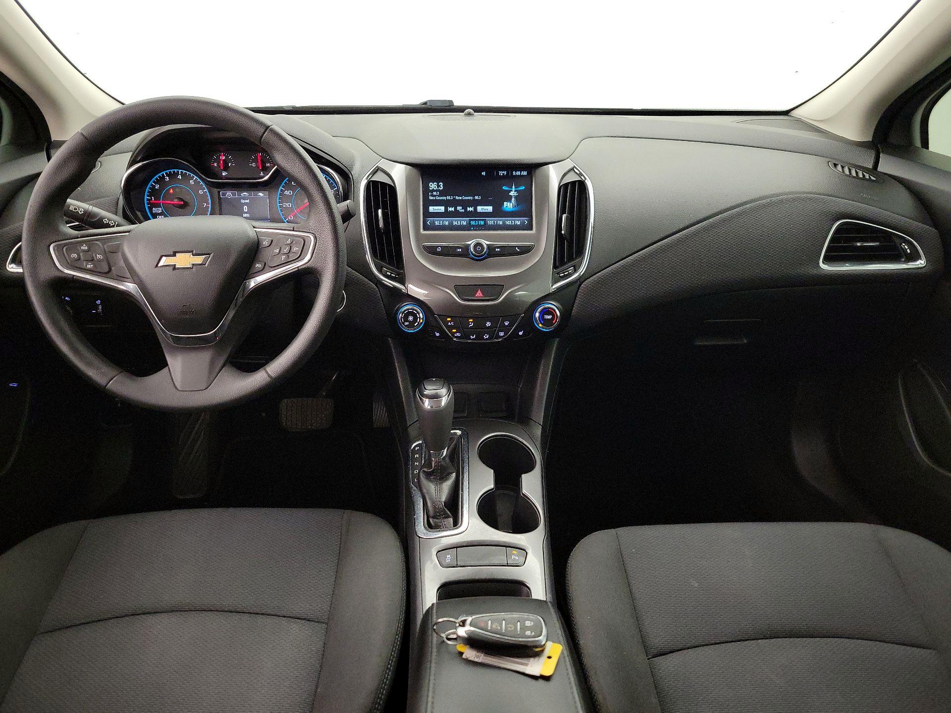 Thumbnail: 2018 Chevrolet Cruze - 9