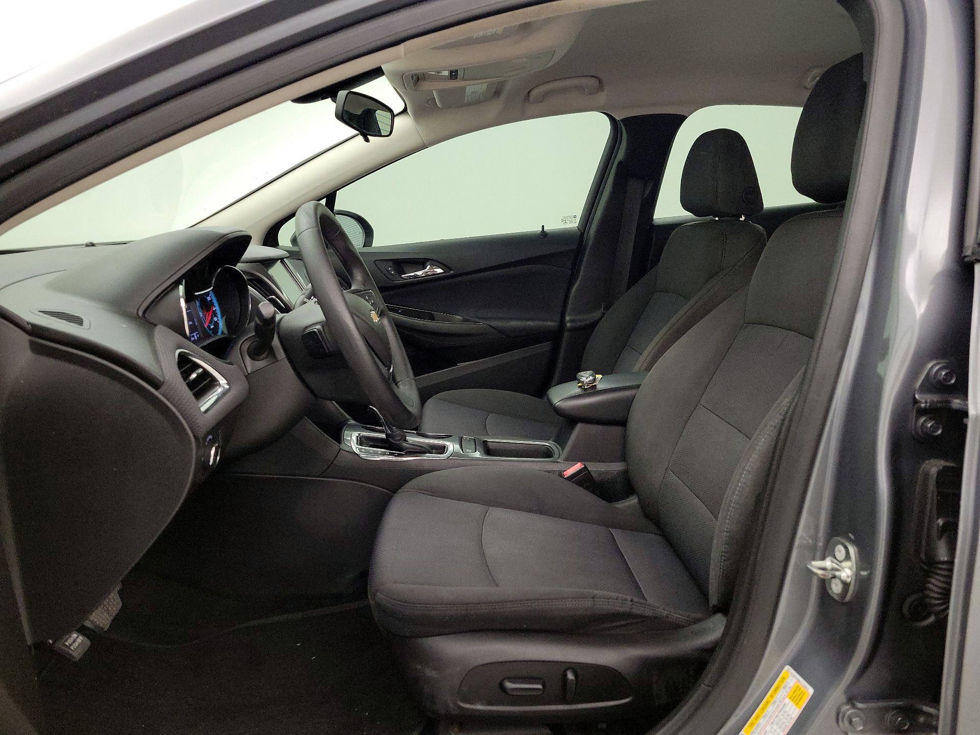 Thumbnail: 2018 Chevrolet Cruze - 11