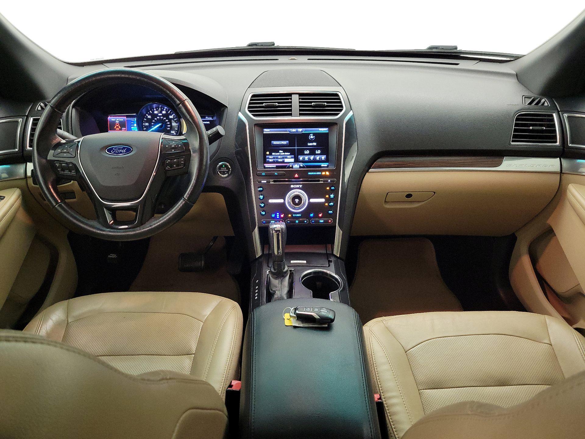 Thumbnail: 2016 Ford Explorer - 9