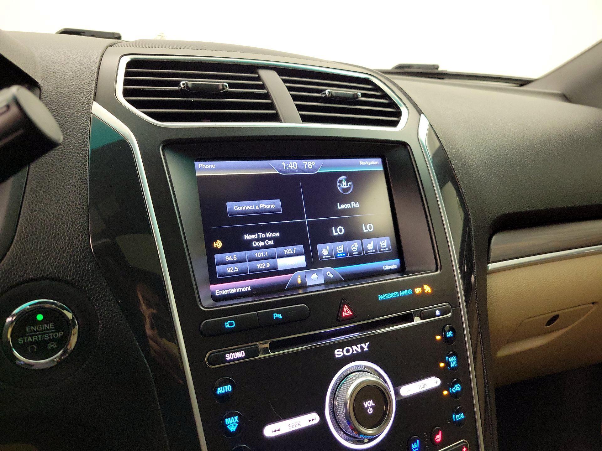 Thumbnail: 2016 Ford Explorer - 15