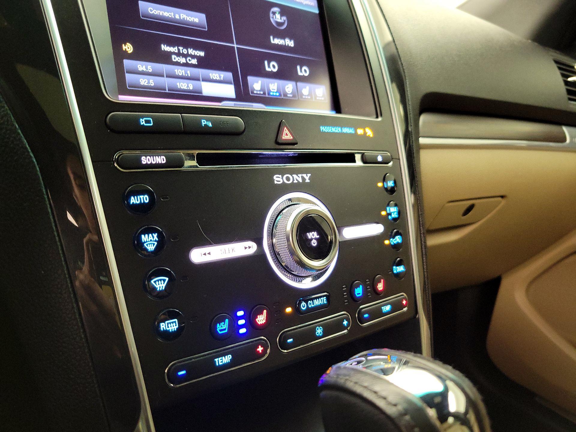 Thumbnail: 2016 Ford Explorer - 16