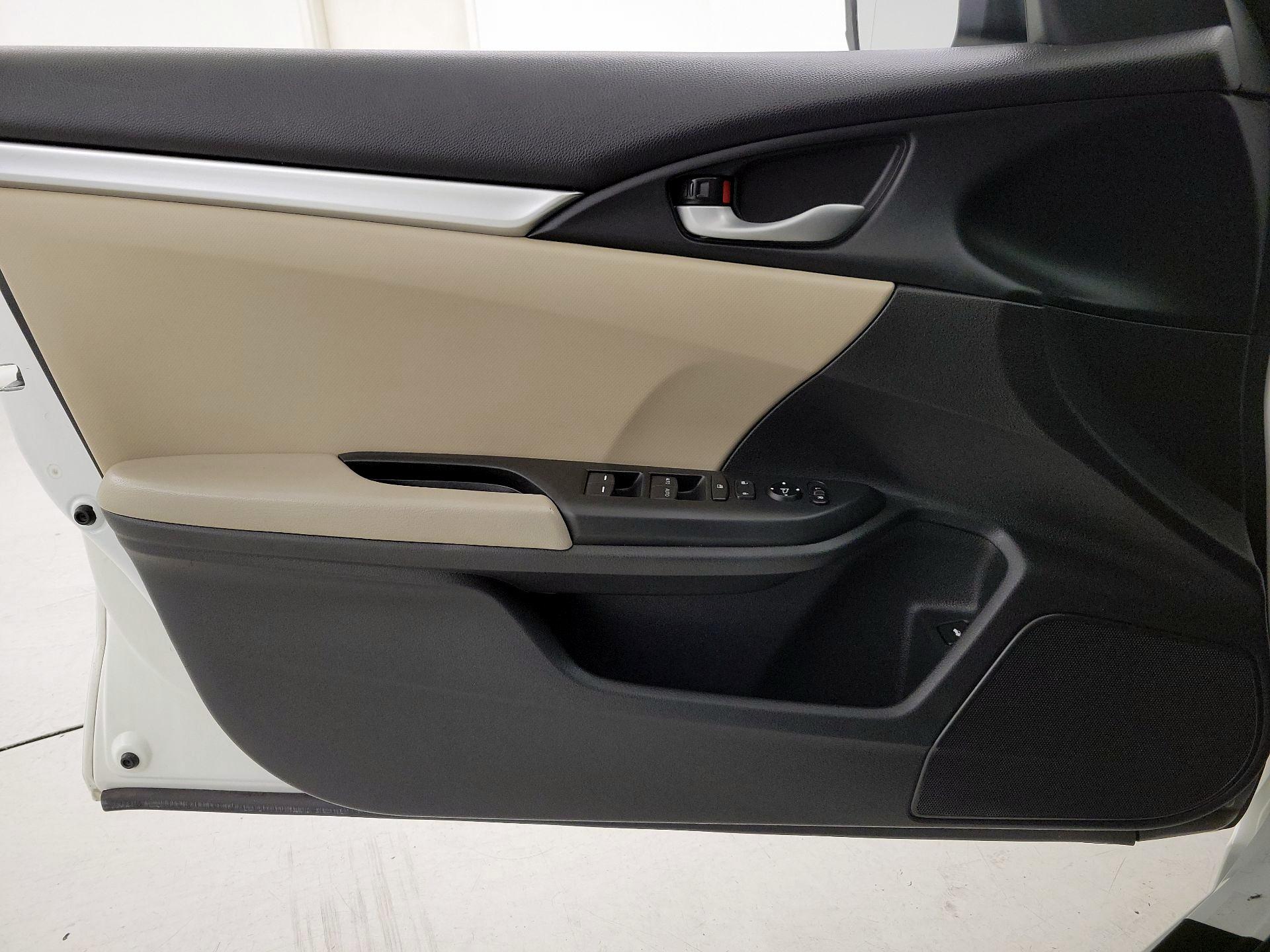 Thumbnail: 2016 Honda Civic - 12