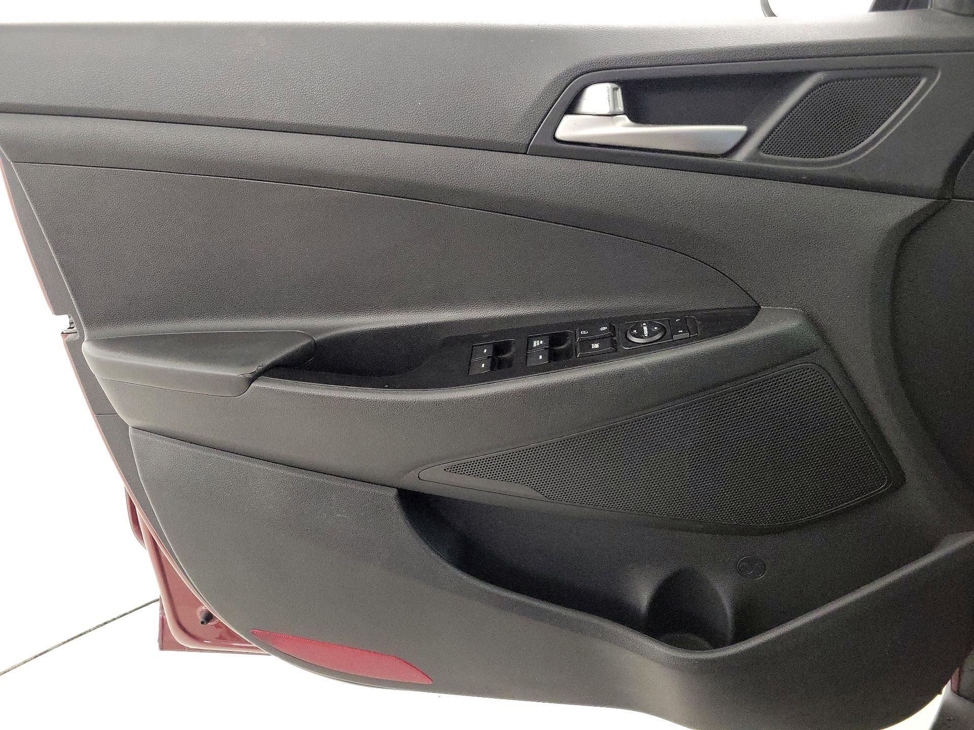 Thumbnail: 2019 Hyundai Tucson - 12