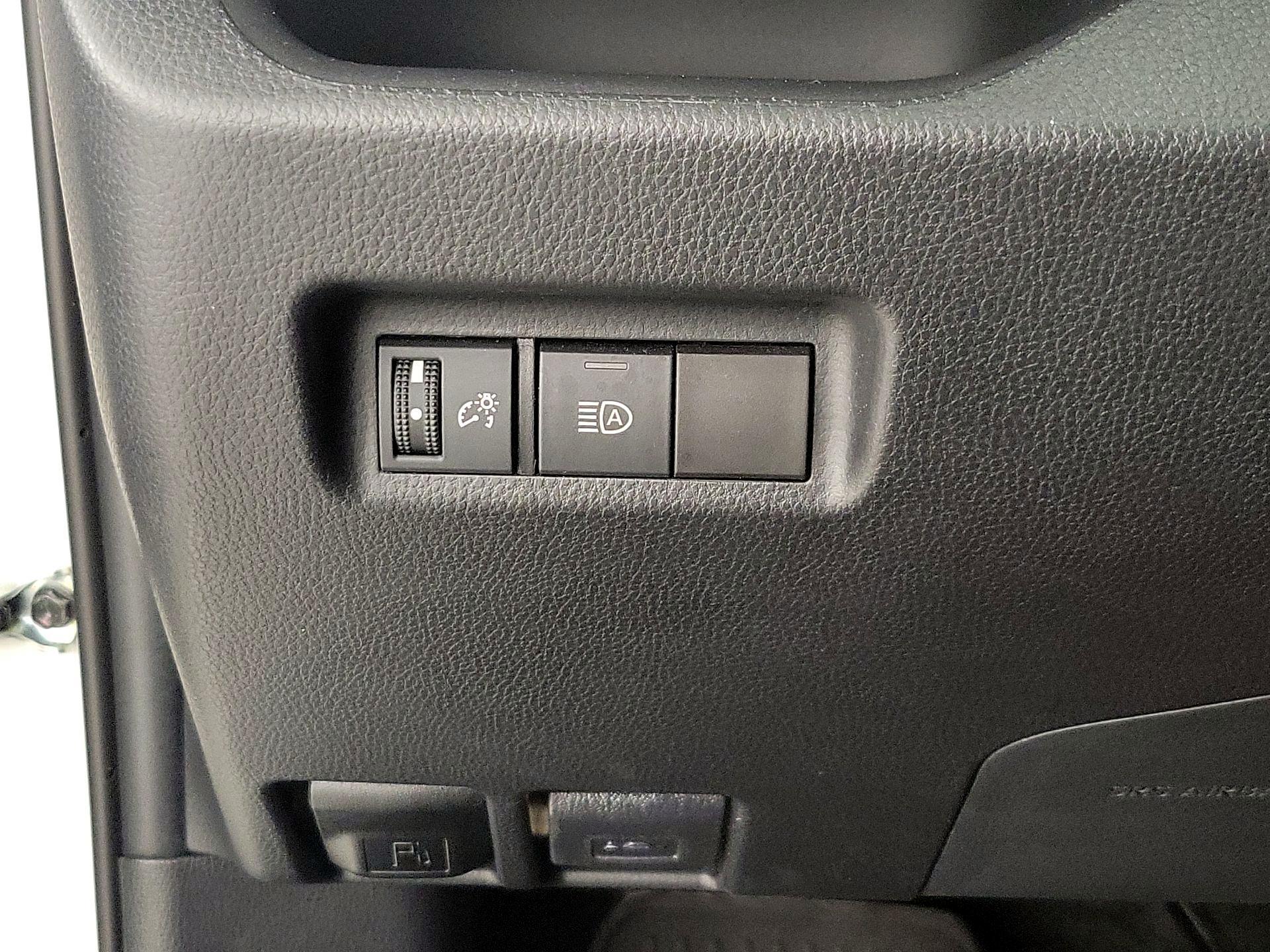 Thumbnail: 2021 Toyota RAV4 - 13
