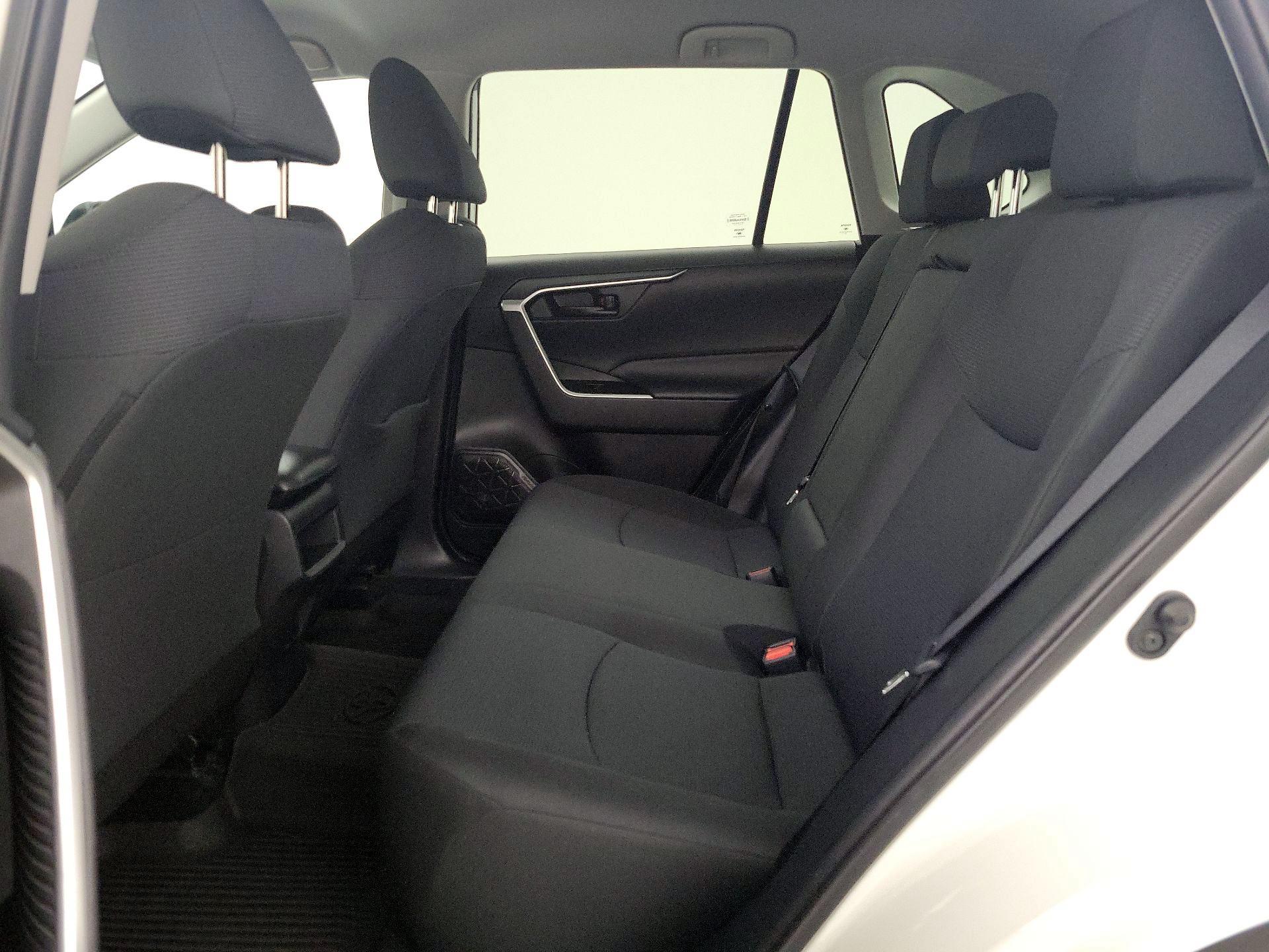 Thumbnail: 2021 Toyota RAV4 - 18