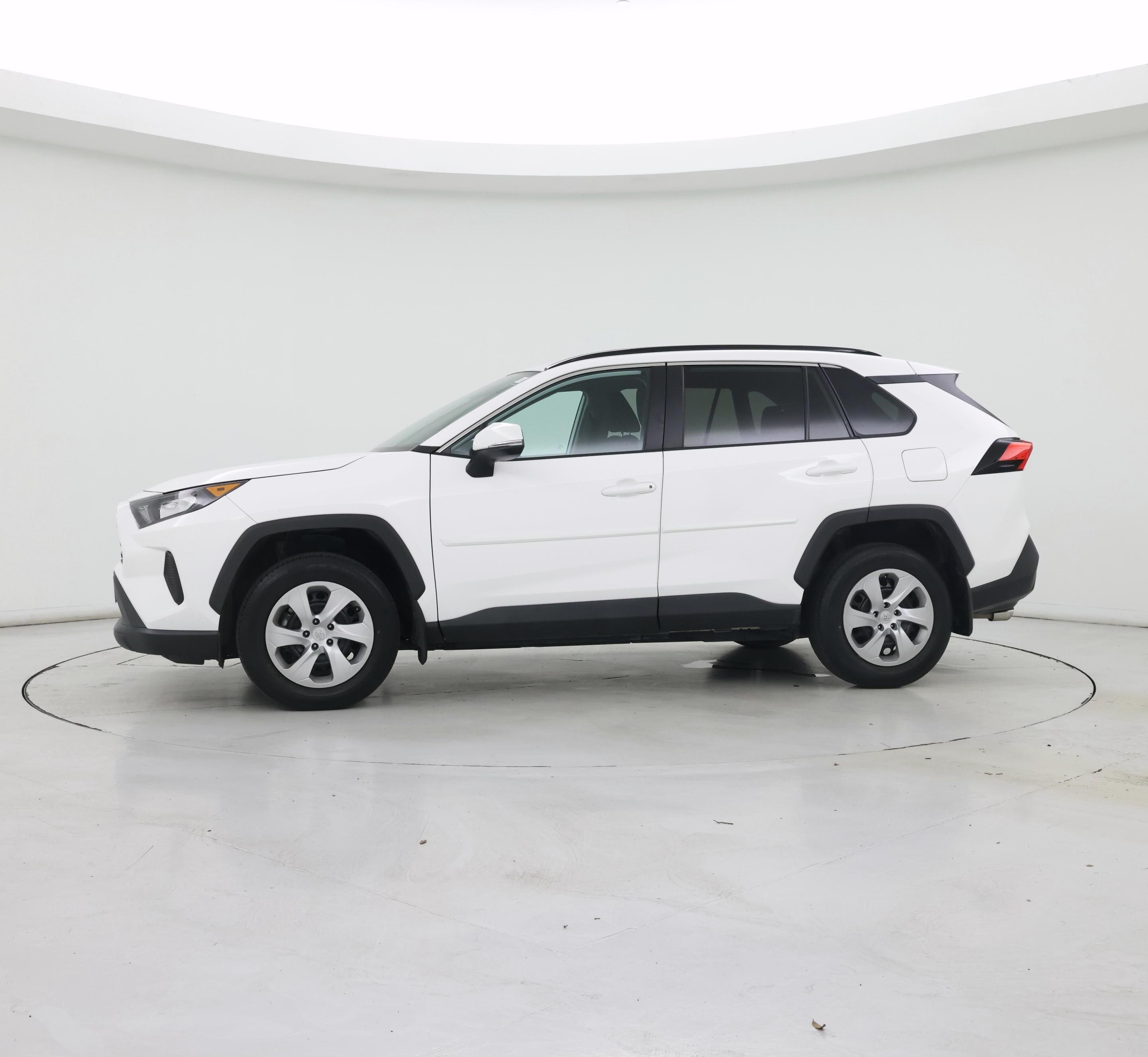 Thumbnail: 2021 Toyota RAV4 - 3