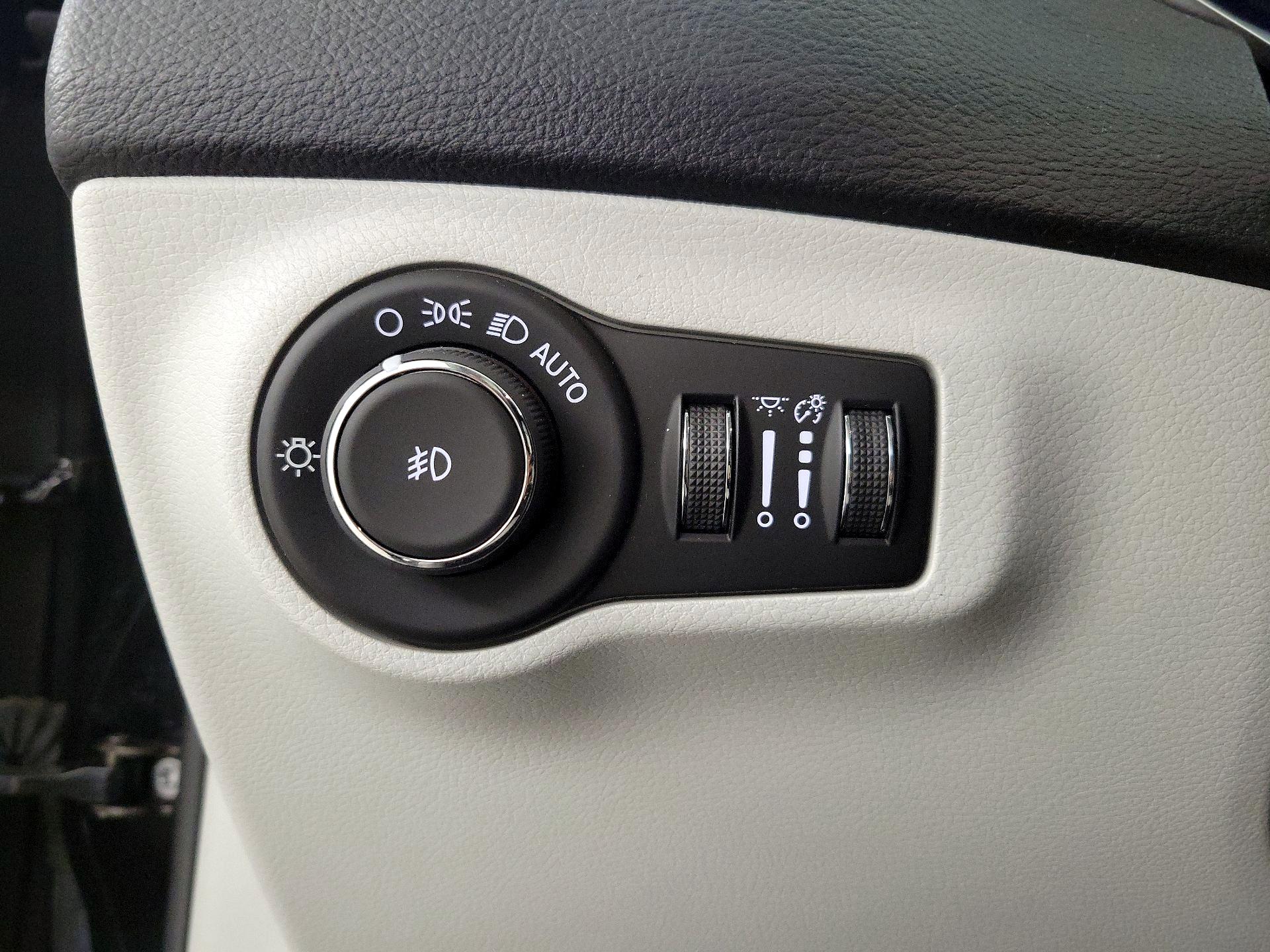 Thumbnail: 2019 Jeep Compass - 13