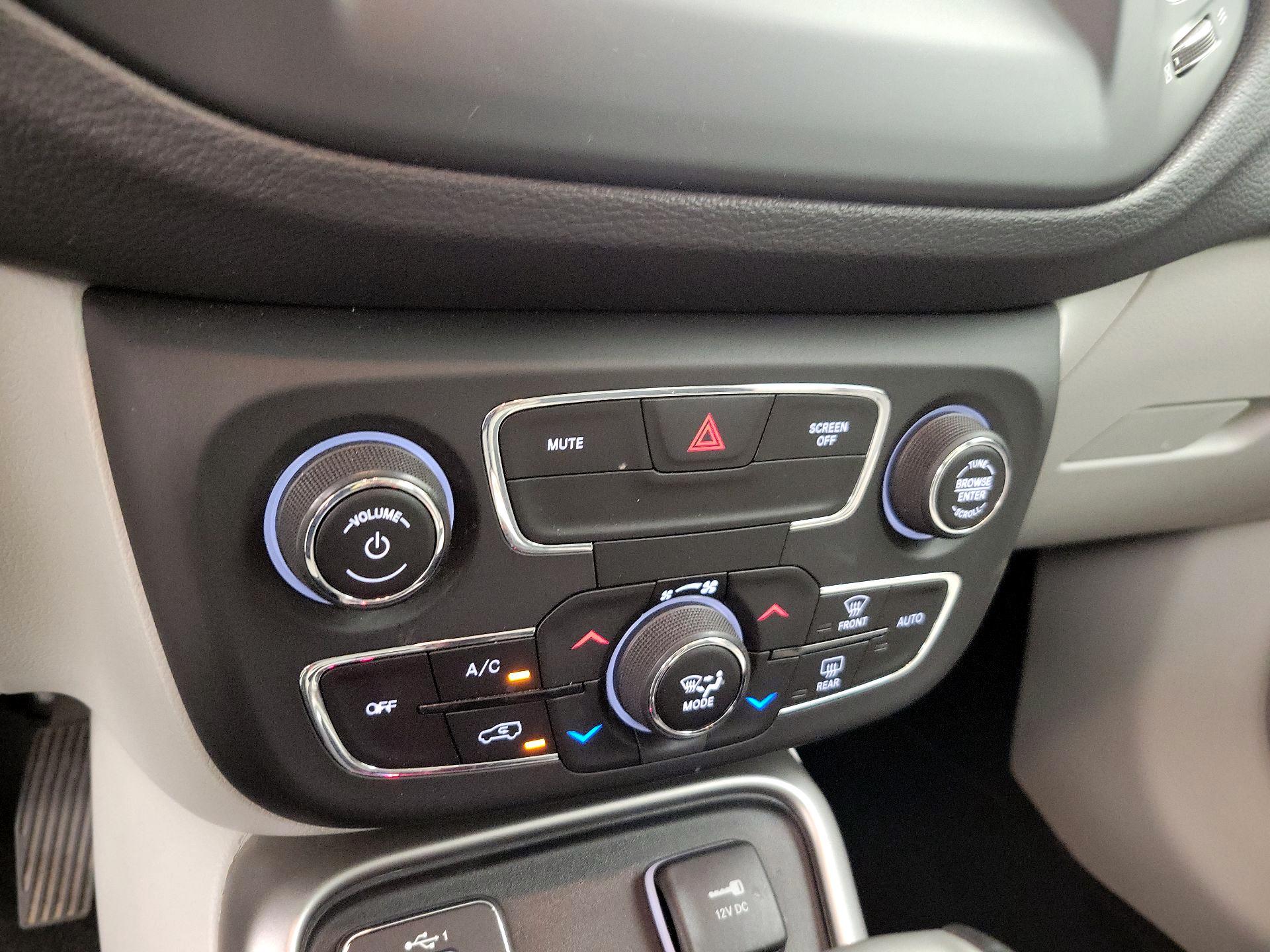 Thumbnail: 2019 Jeep Compass - 16