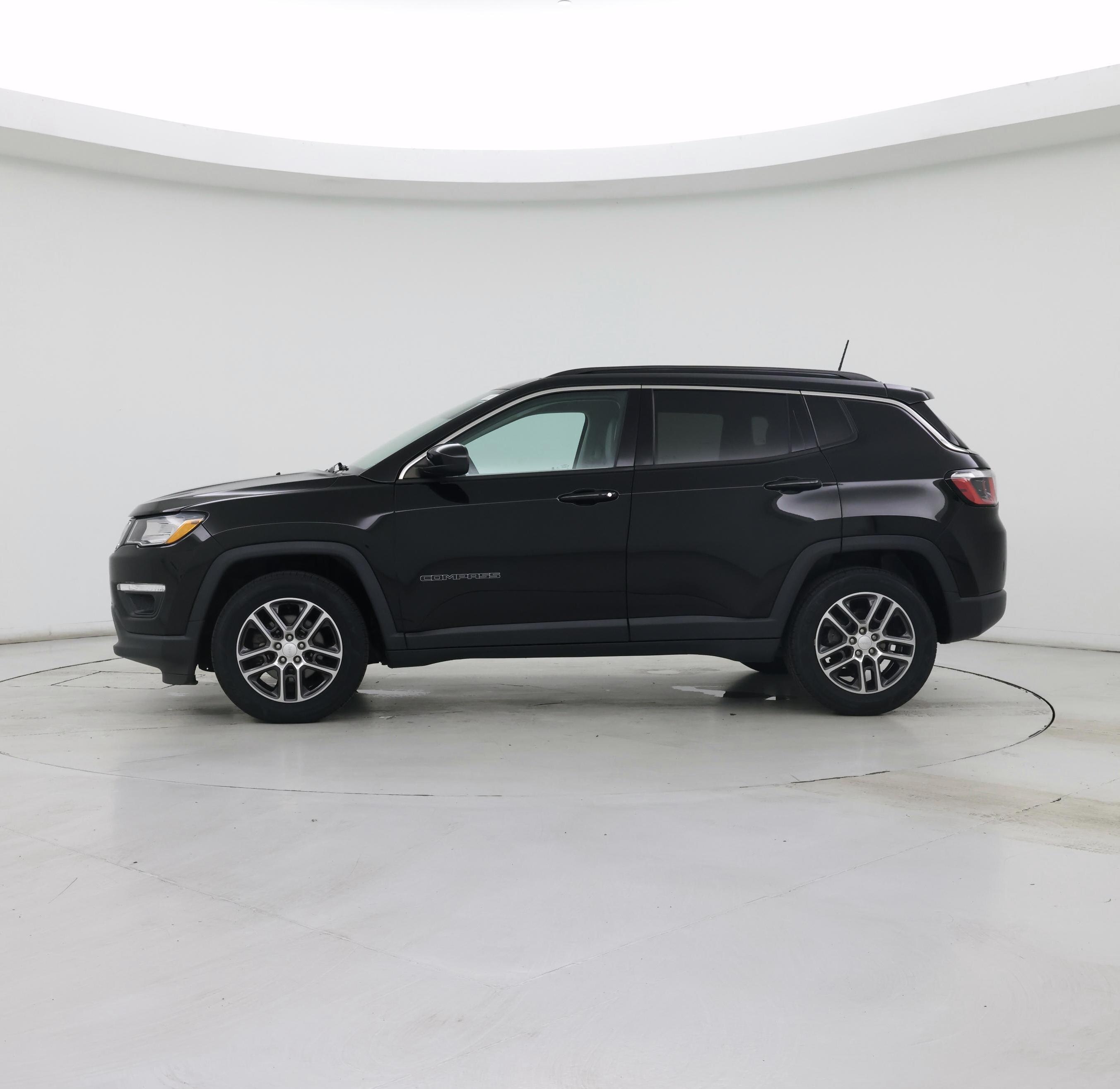 Thumbnail: 2019 Jeep Compass - 3