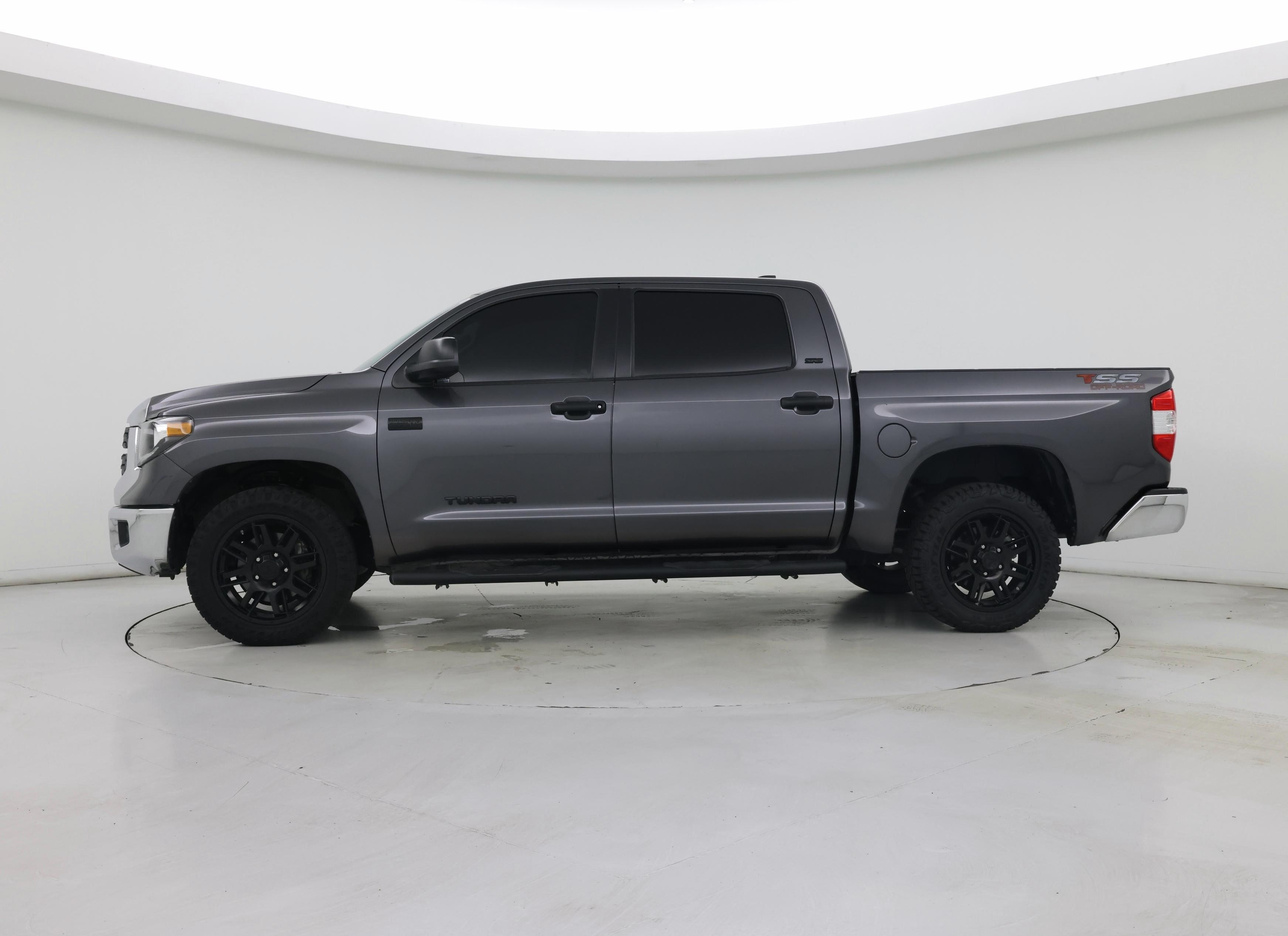 Thumbnail: 2021 Toyota Tundra - 3