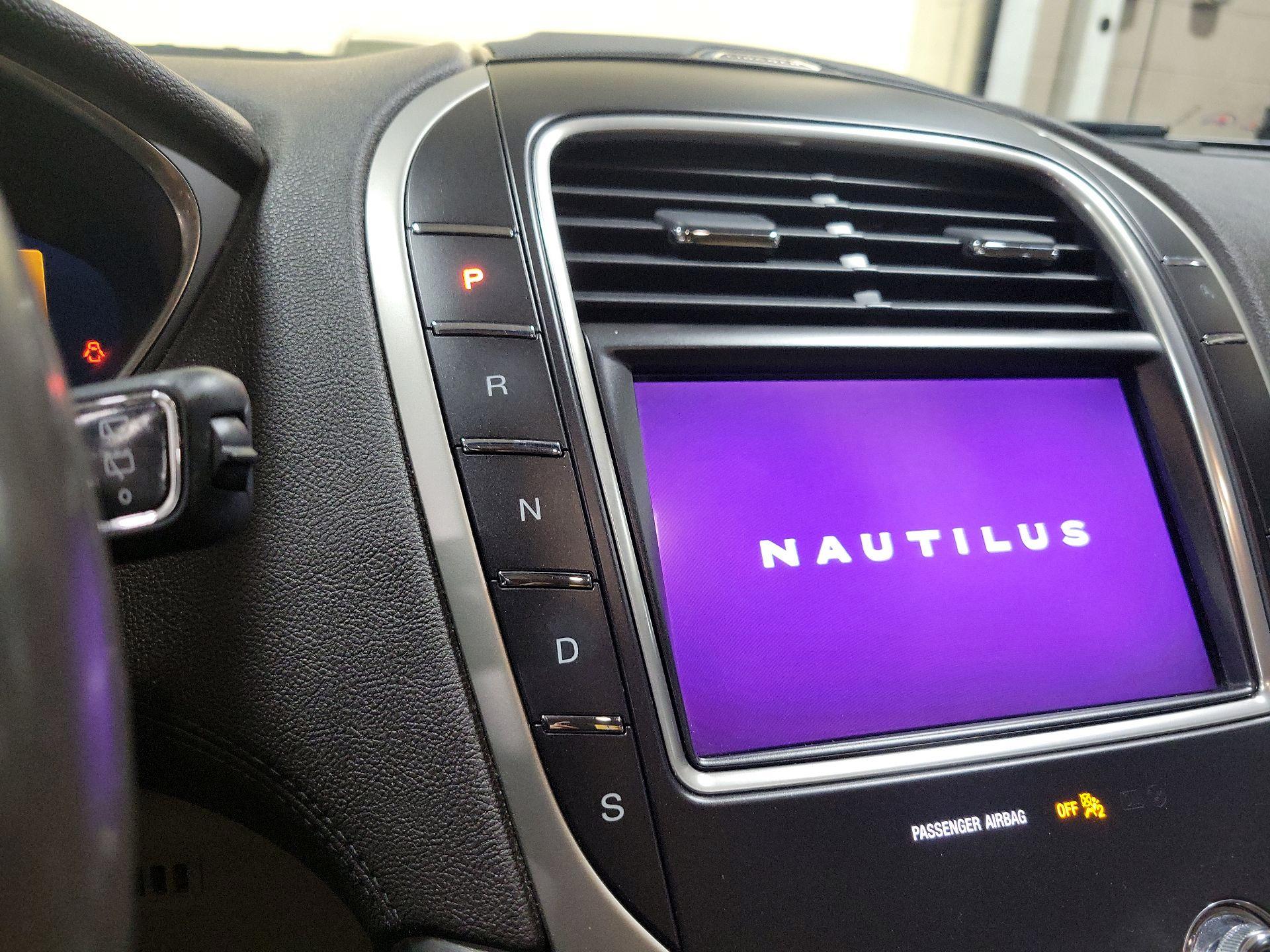Thumbnail: 2020 Lincoln Nautilus - 17