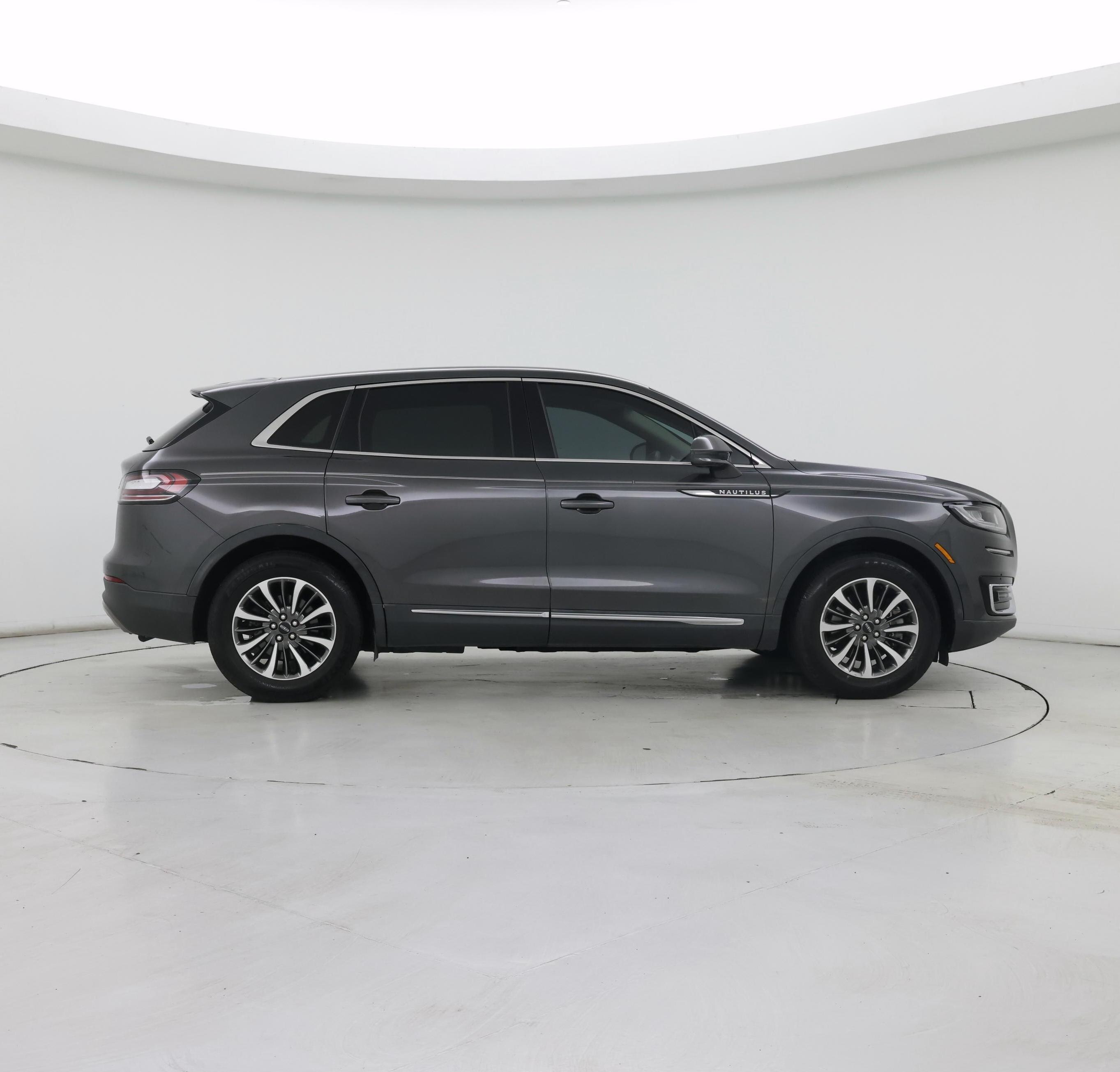 Thumbnail: 2020 Lincoln Nautilus - 7