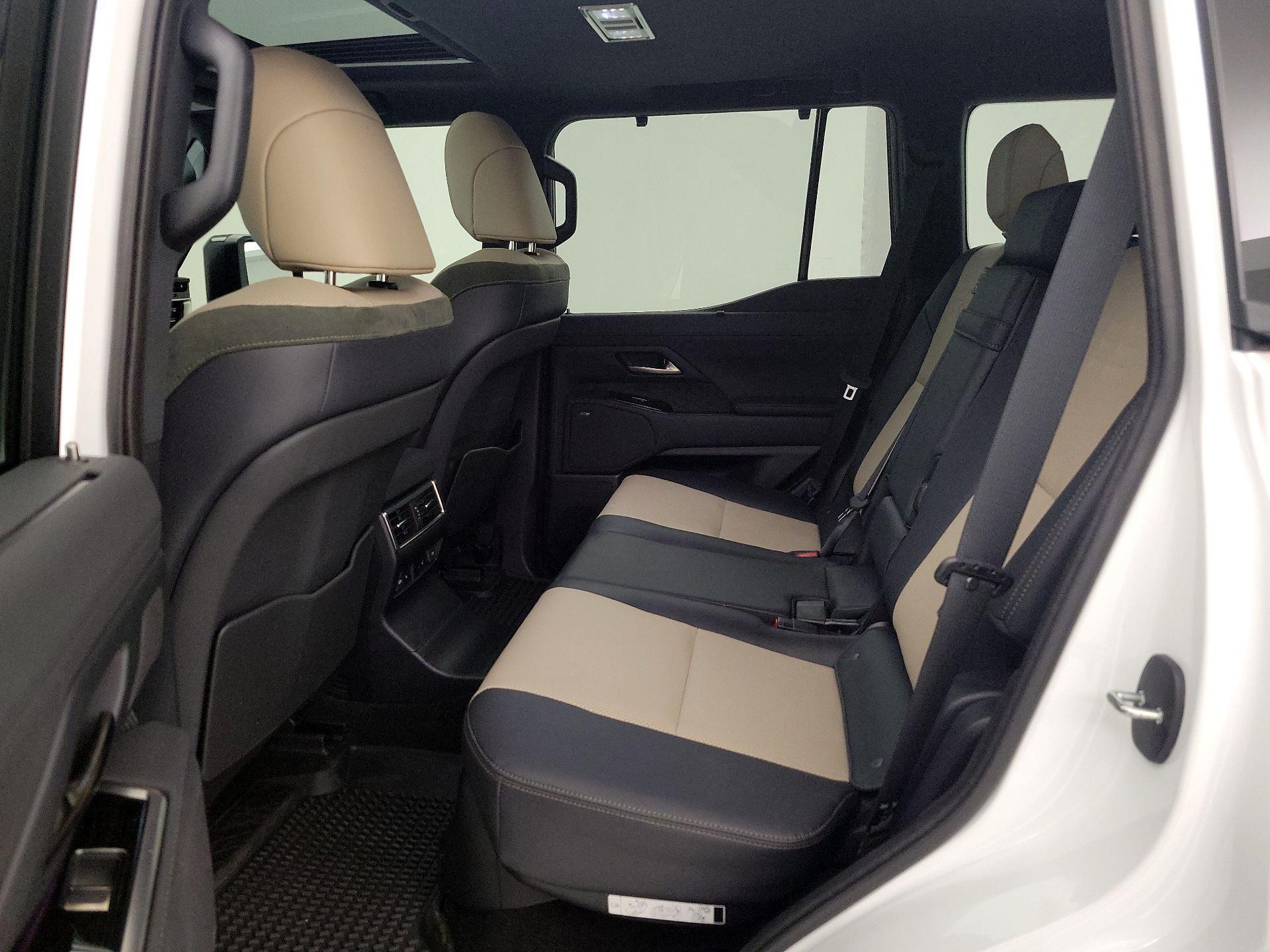 Thumbnail: 2024 Lexus GX - 19